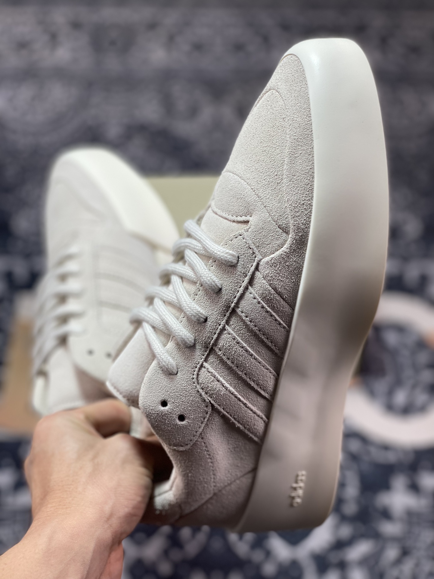 300 Fear Of God x adidas Athletics Forum 86 Low”Grey”罗马改良系列低帮板鞋“翻毛浅灰米白”IE6215