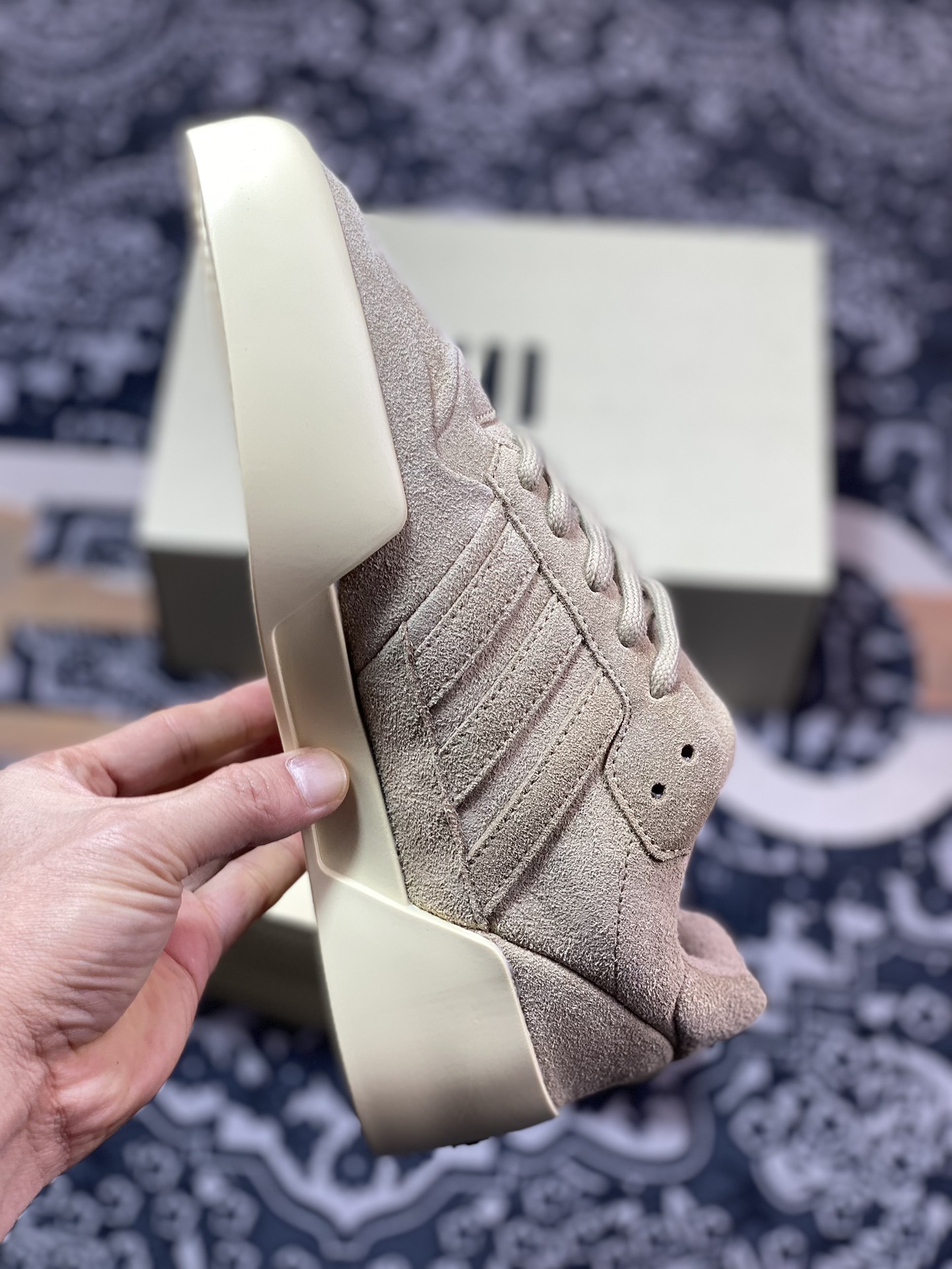 300 Fear Of God x adidas Athletics Forum 86 Low”Sand”罗马改良系列低帮增高板鞋“翻毛沙棕米黄底”IE6213