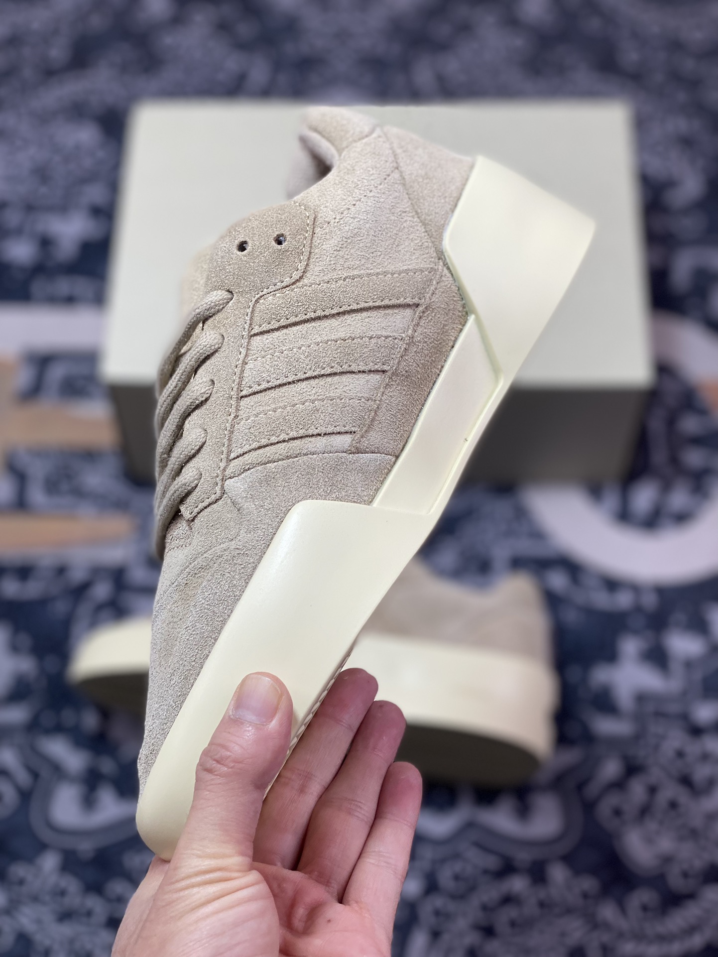 300 Fear Of God x adidas Athletics Forum 86 Low”Sand”罗马改良系列低帮增高板鞋“翻毛沙棕米黄底”IE6213