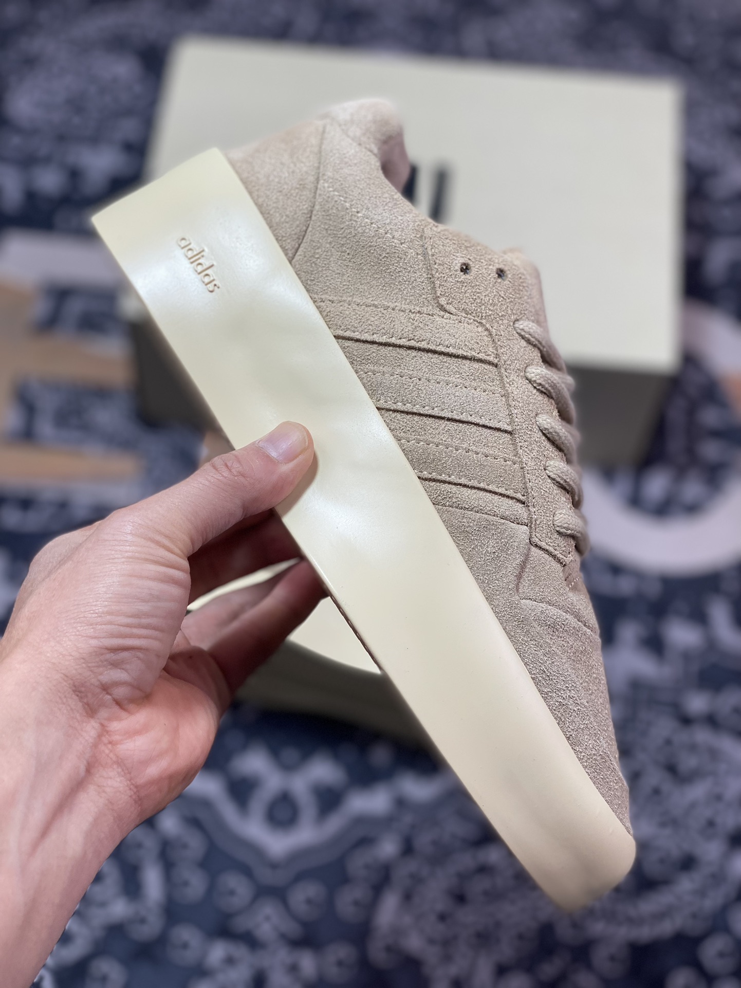 300 Fear Of God x adidas Athletics Forum 86 Low”Sand”罗马改良系列低帮增高板鞋“翻毛沙棕米黄底”IE6213