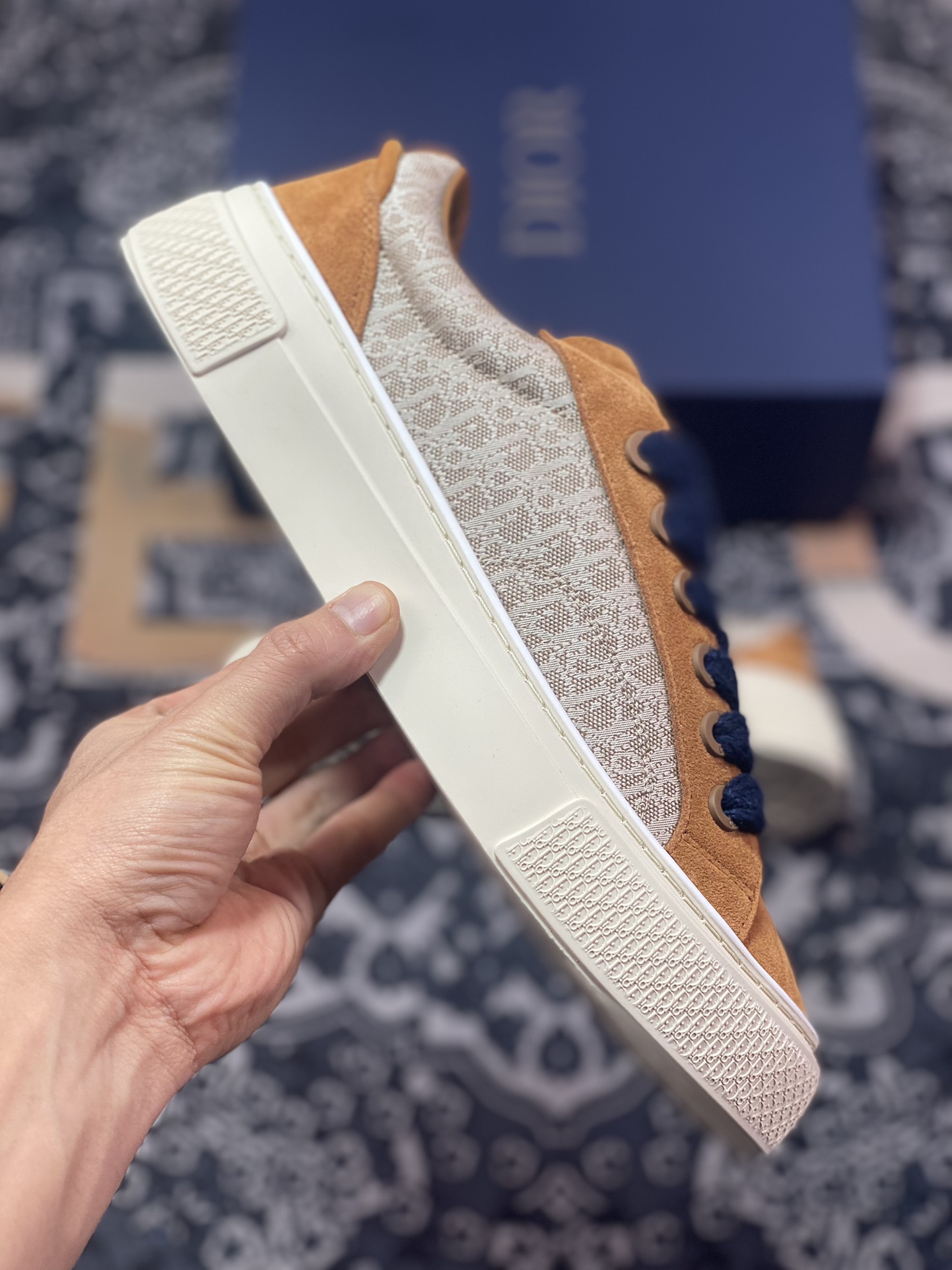 优选 Dior x Denim Tears 23ss 联名合作款B33系列 圆头休闲板鞋 海军蓝色马海毛宽鞋带和哑光同色调饰面黄铜孔眼