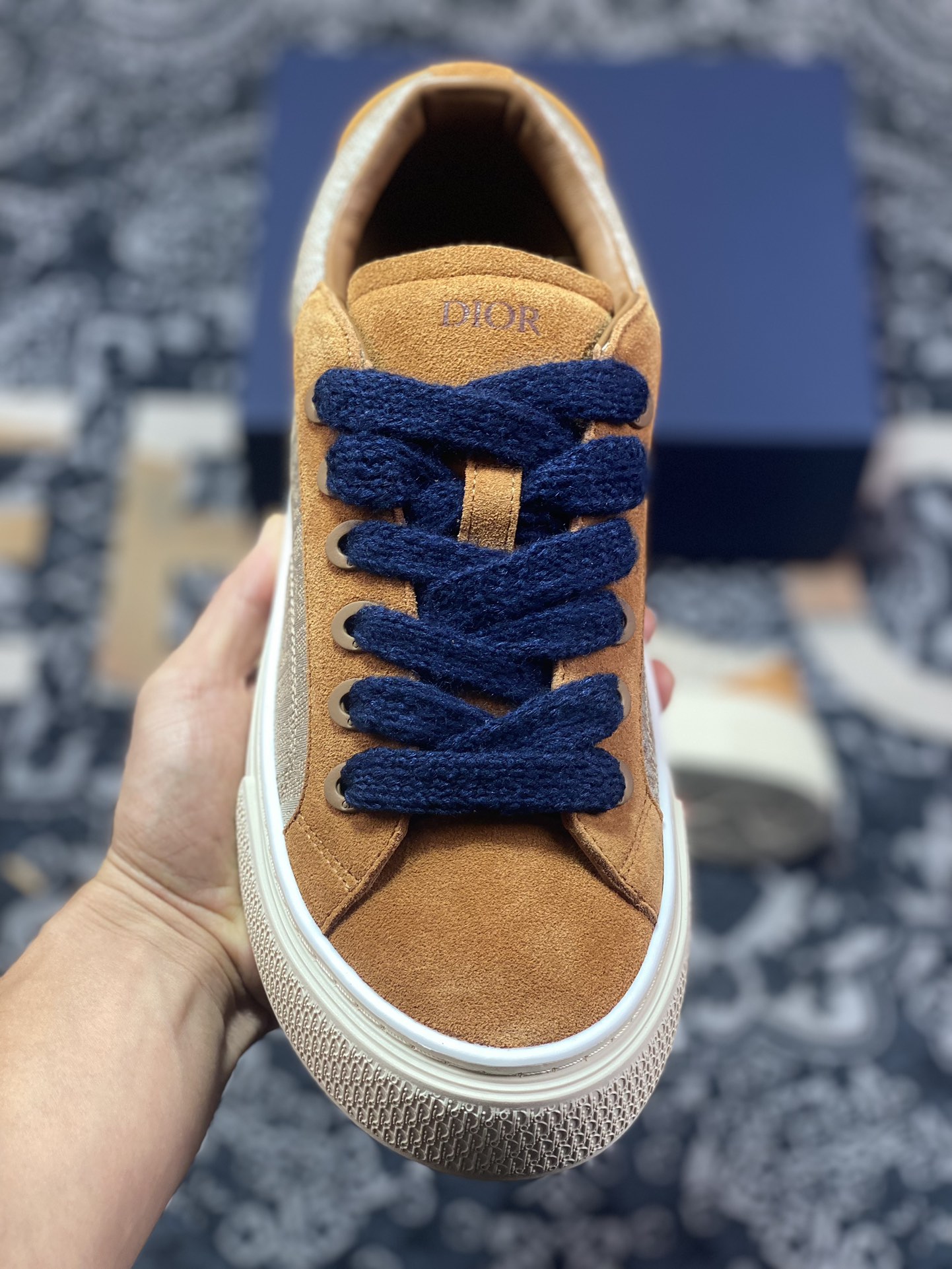 优选 Dior x Denim Tears 23ss 联名合作款B33系列 圆头休闲板鞋 海军蓝色马海毛宽鞋带和哑光同色调饰面黄铜孔眼