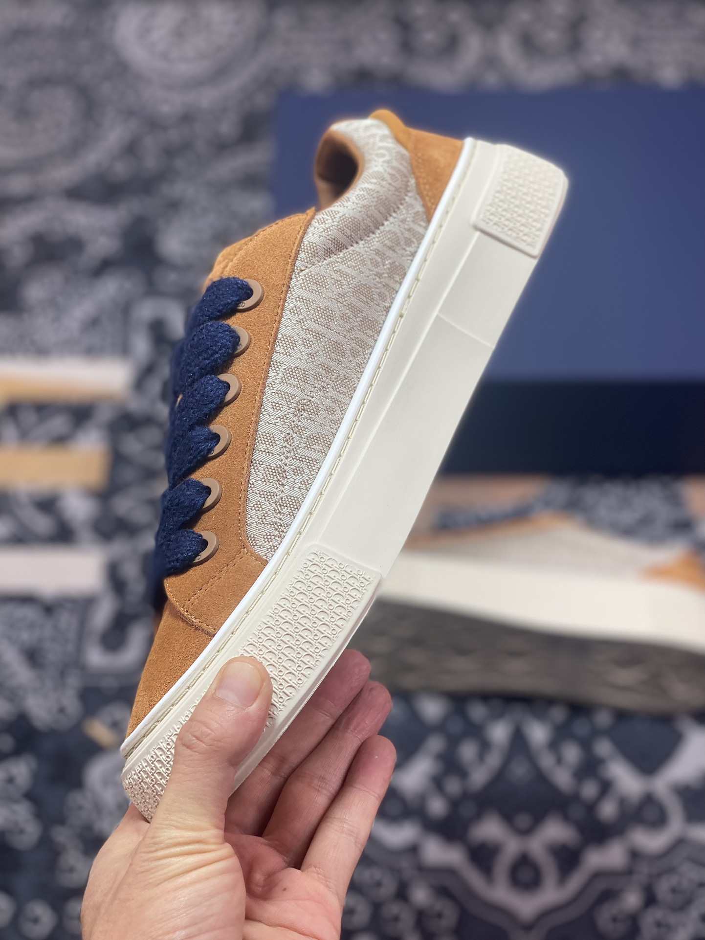 优选 Dior x Denim Tears 23ss 联名合作款B33系列 圆头休闲板鞋 海军蓝色马海毛宽鞋带和哑光同色调饰面黄铜孔眼