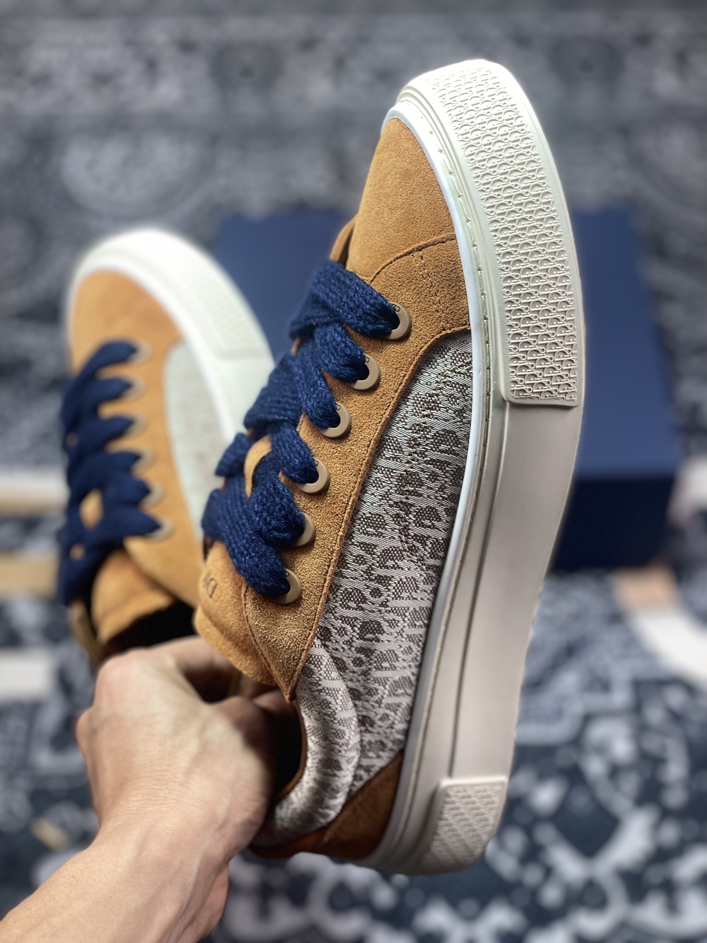 优选 Dior x Denim Tears 23ss 联名合作款B33系列 圆头休闲板鞋 海军蓝色马海毛宽鞋带和哑光同色调饰面黄铜孔眼