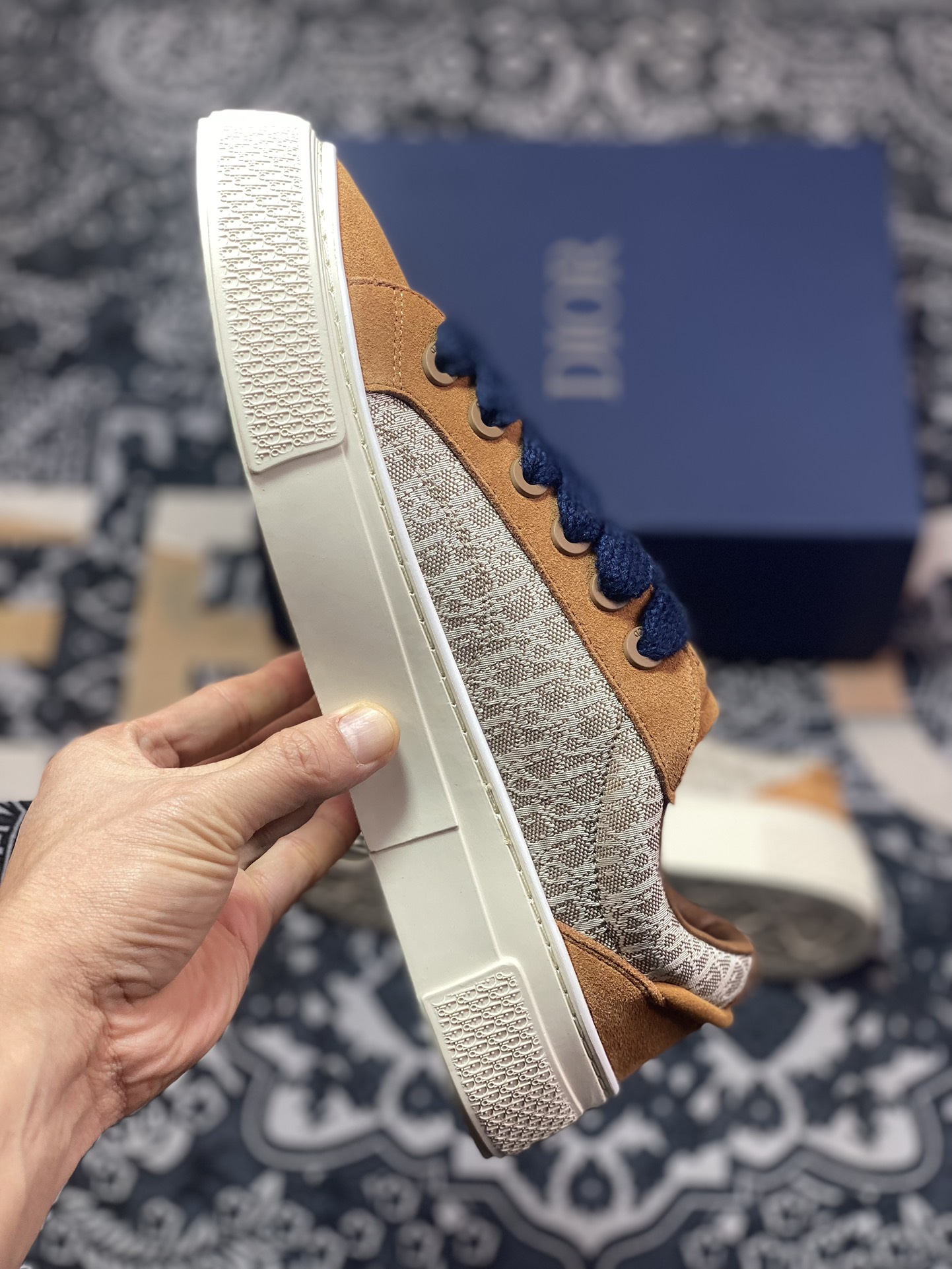 优选 Dior x Denim Tears 23ss 联名合作款B33系列 圆头休闲板鞋 海军蓝色马海毛宽鞋带和哑光同色调饰面黄铜孔眼