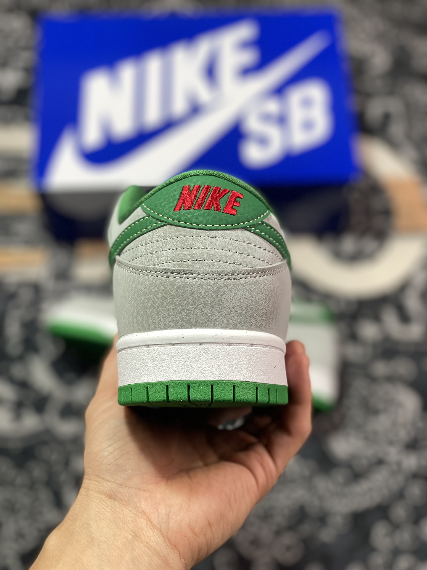 220  性价比触顶 同价区间无对手NK SB Dunk Low Medusa 灰绿配色 低帮休闲运动板鞋  313170-030