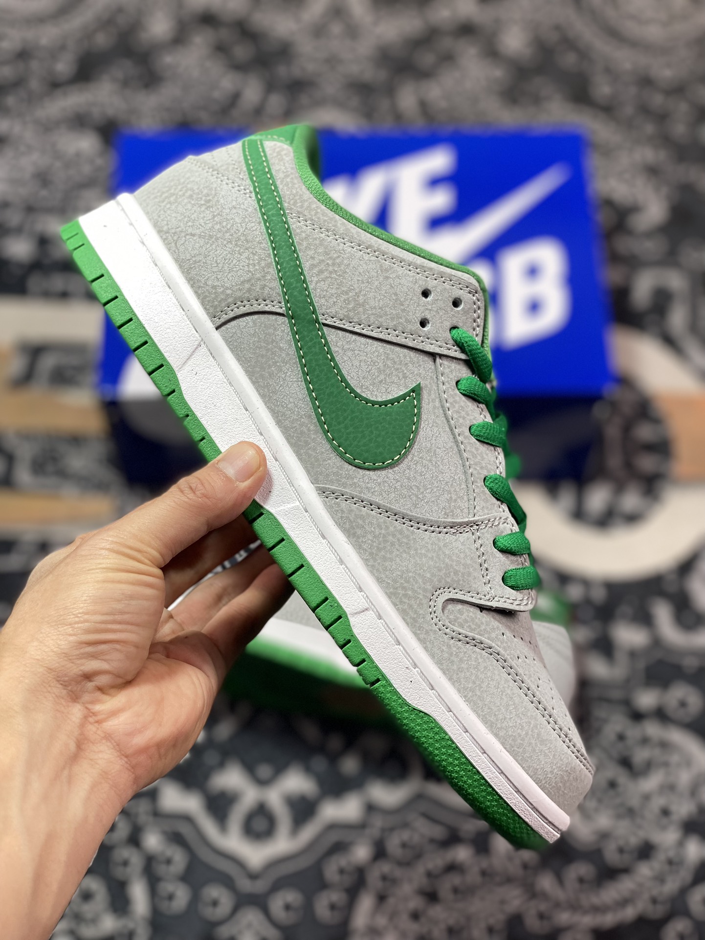 220  性价比触顶 同价区间无对手NK SB Dunk Low Medusa 灰绿配色 低帮休闲运动板鞋  313170-030