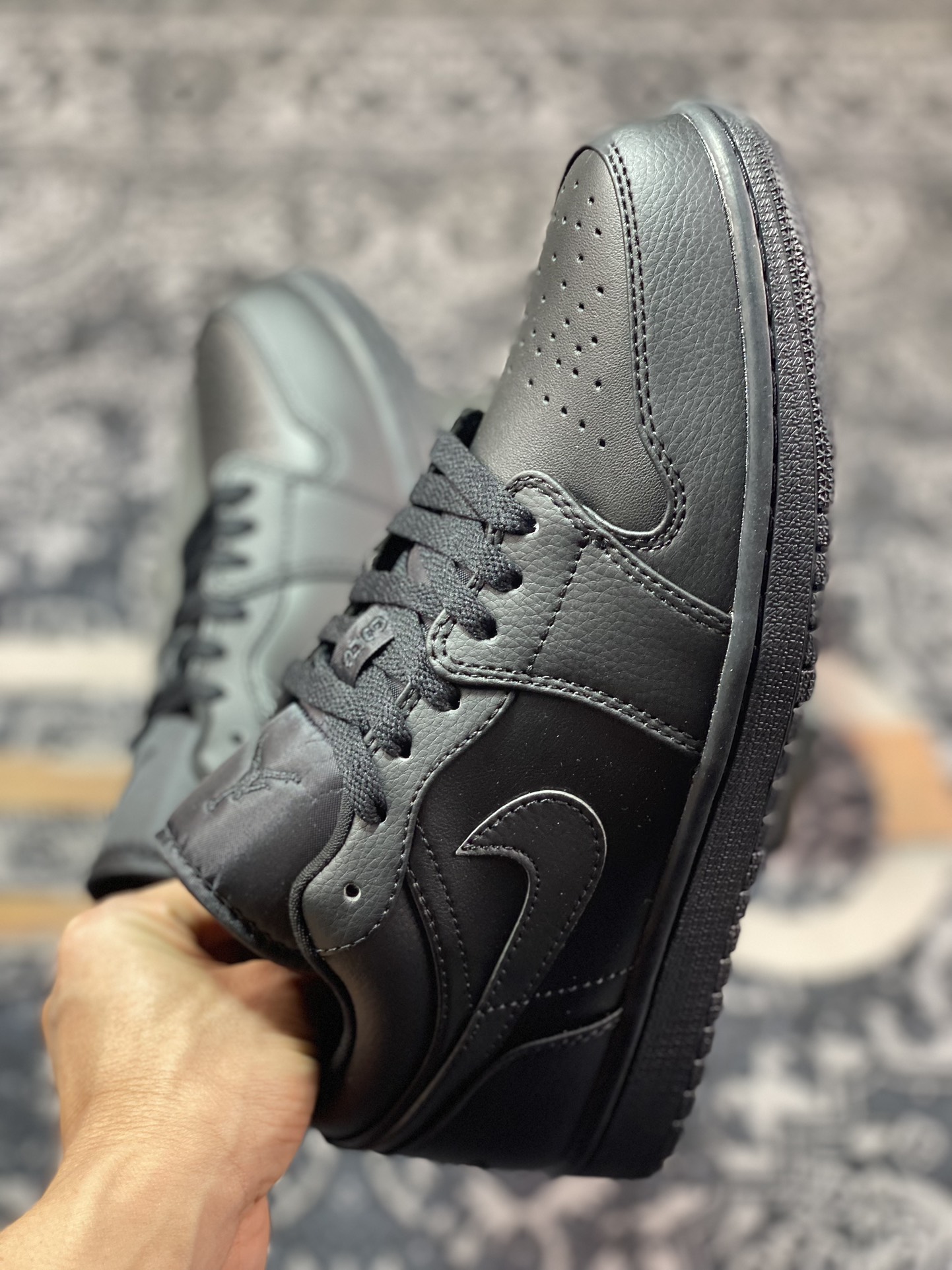 200  Air Jordan 1 Low 纯黑  553558-091