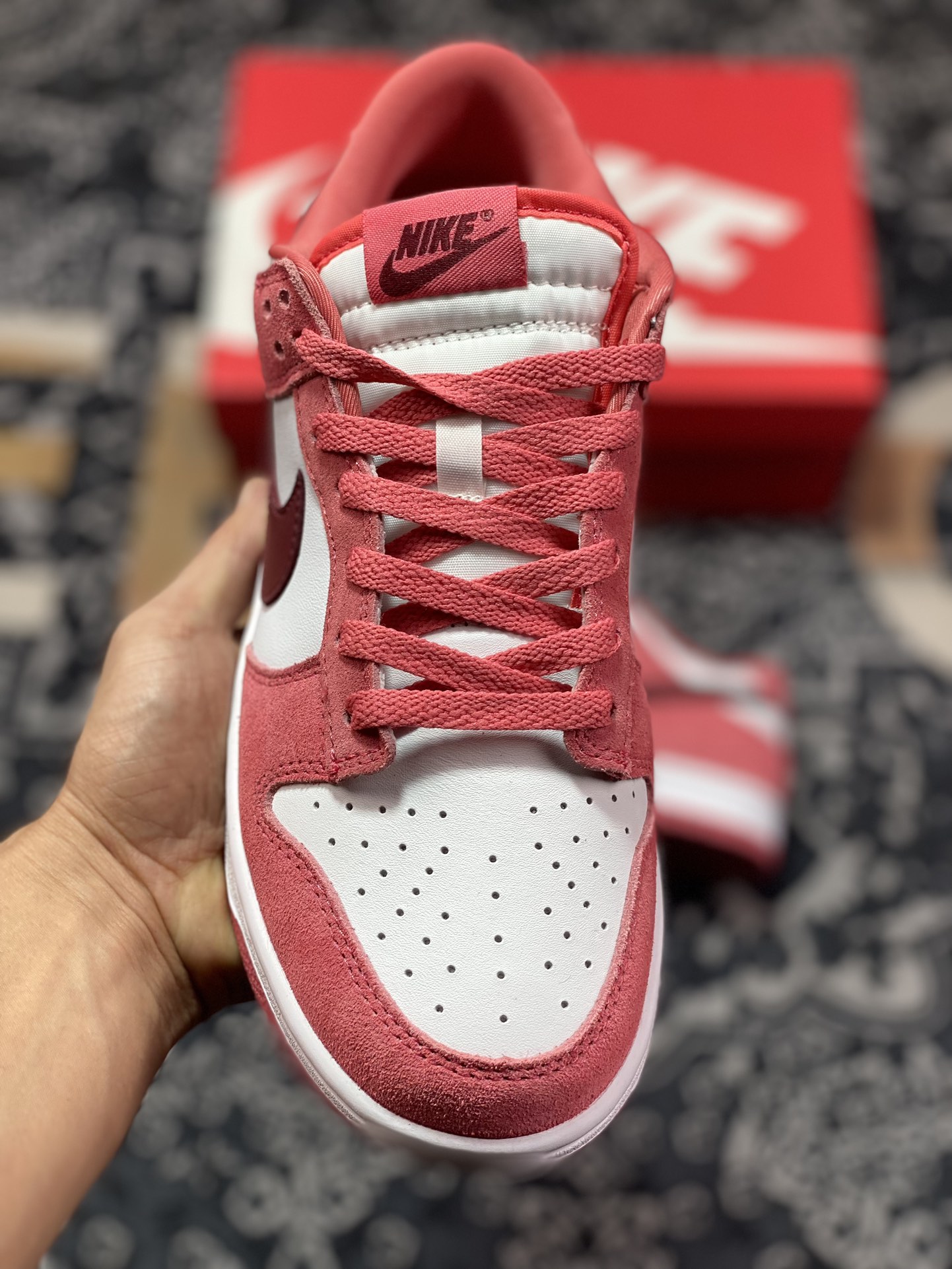 220  Nike SB Dunk Low Retro"Valentine's Day 2024" 白玫红情人节  FQ7056-100