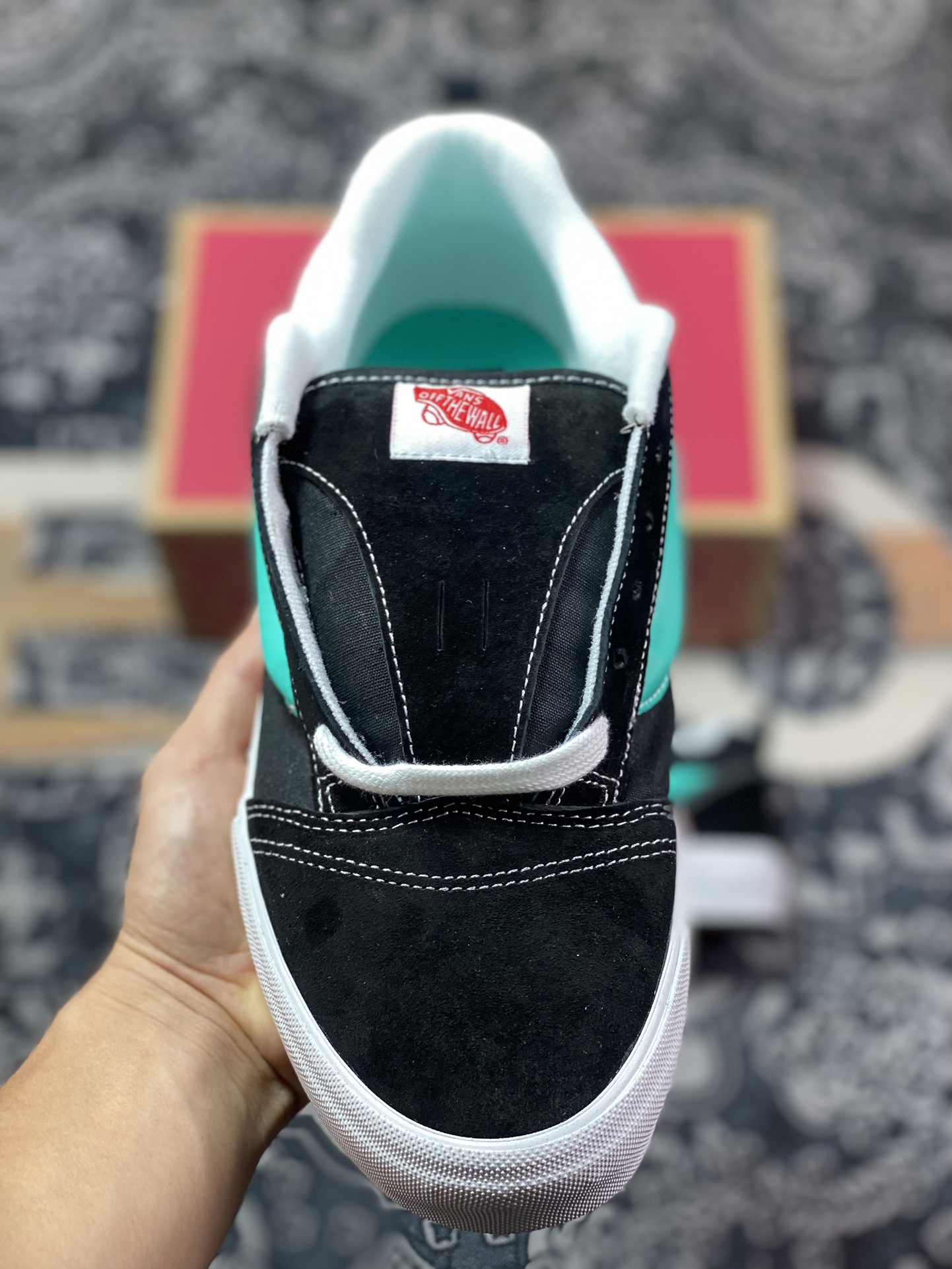 150  Vans Classics Knu Skool 面包鞋