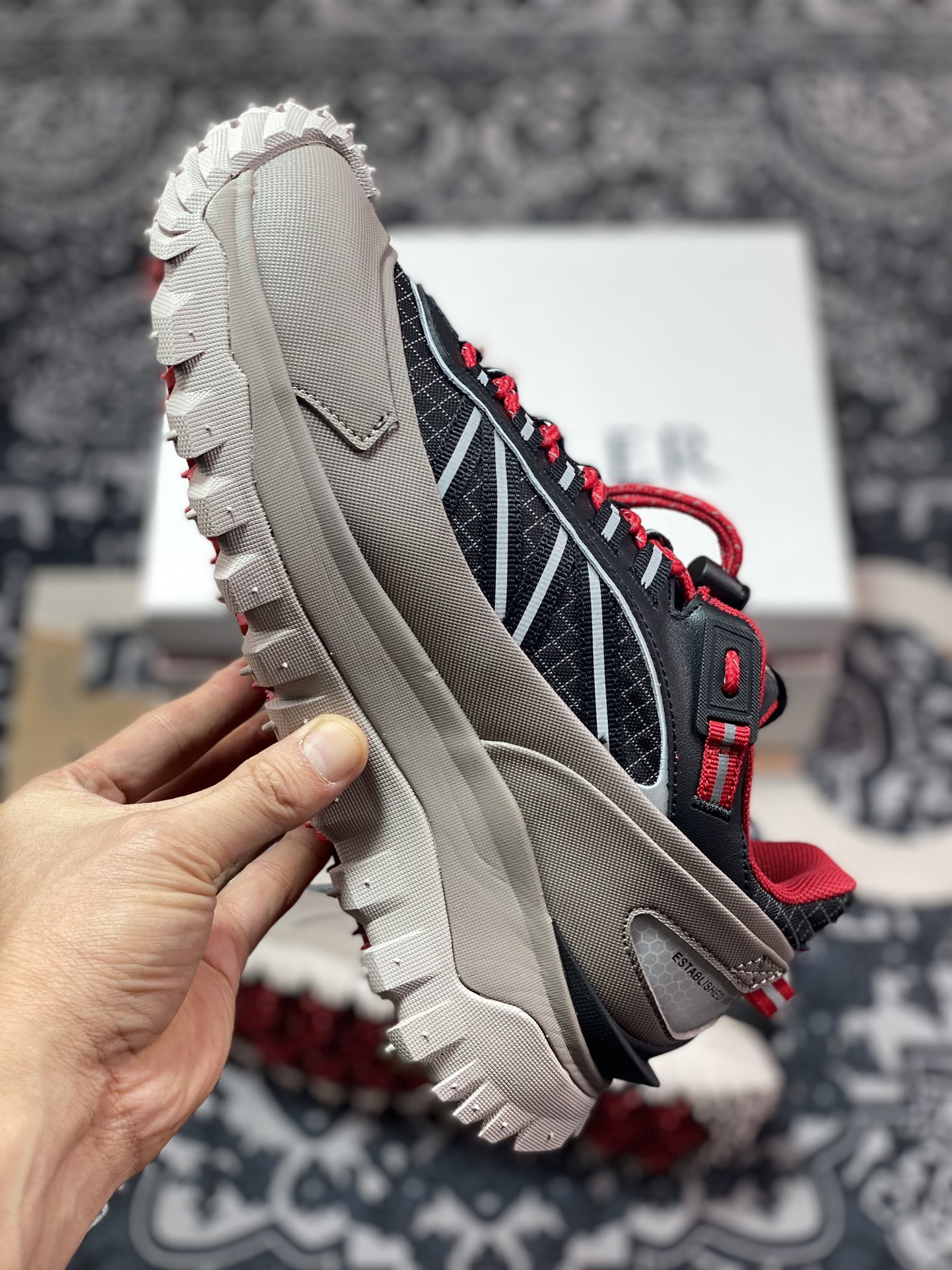 Moncler Trailgrip Gore-Tex Off-road Travel Series Low-top Sports Shoes ¡±Dark Khaki Black Red¡± H209A4M00100M2058P99