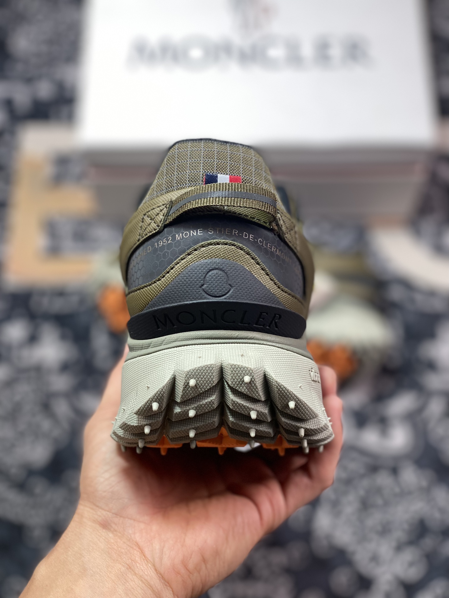 560 Moncler Trailgrip Gore-Tex 越野旅行系列低帮厚底轻量户外登山运动鞋“橄榄军绿黑”4M00010M2058P83