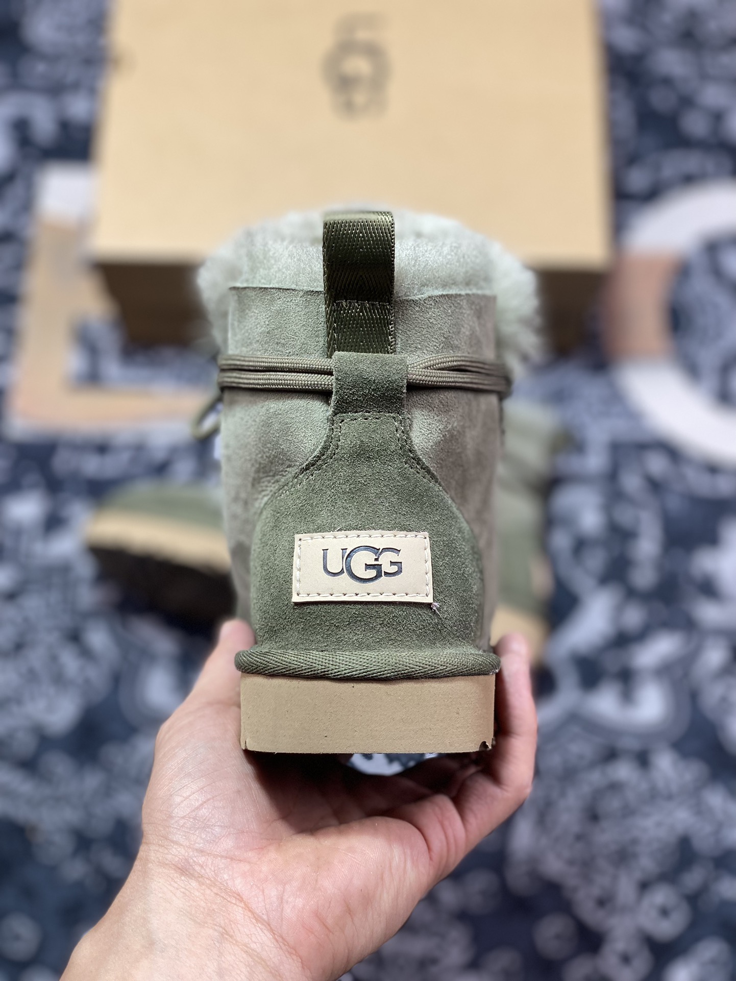 New arrival: UGG. New winter high-top clown shoes