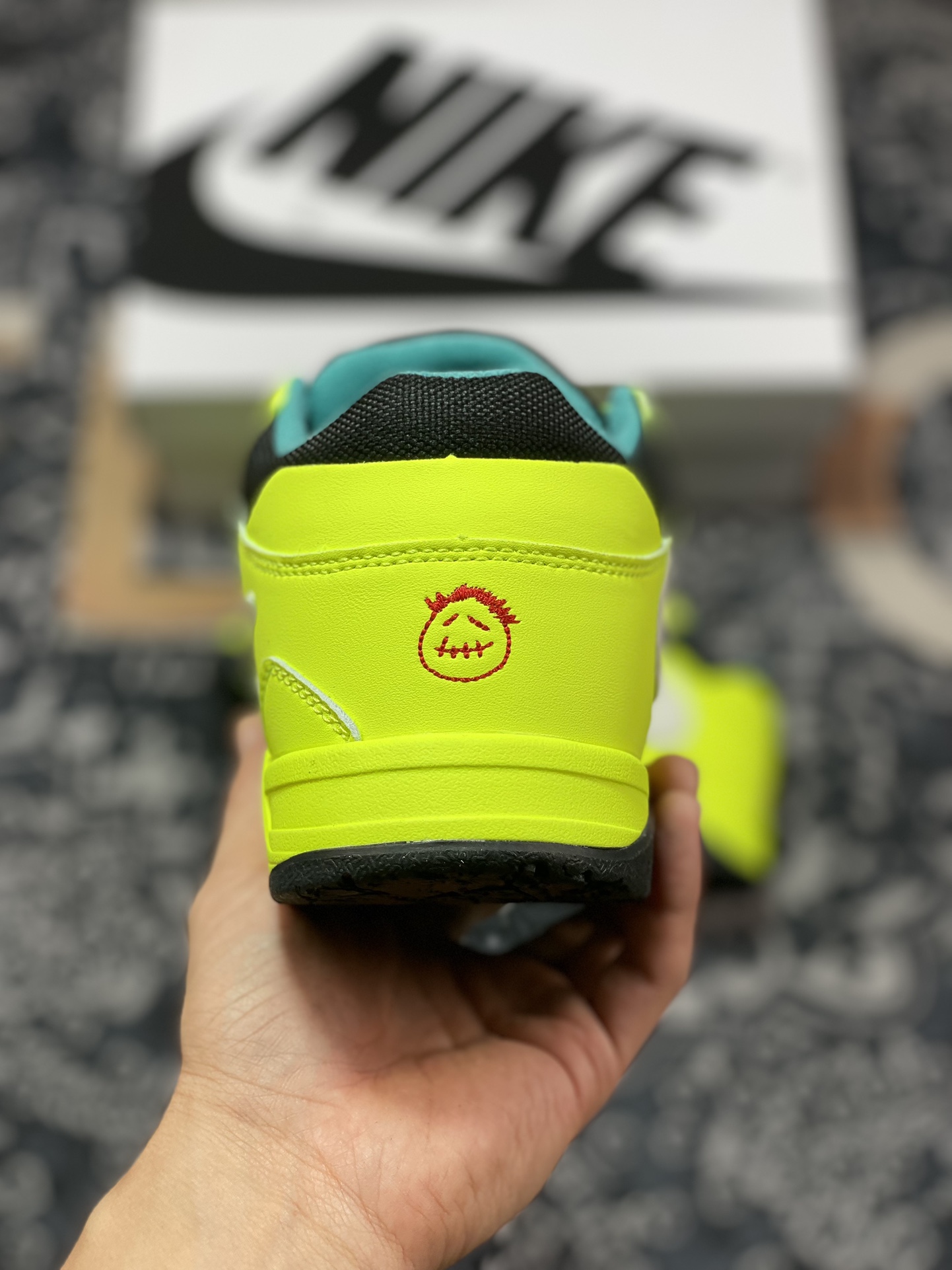 Travis Scott x Nike Jordan Cut The Check ”Volt Black” Cut The Check Series Mid-top Basketball Shoes ”TS Joint Fluorescent Green Black and White Hook” FZ8117-309