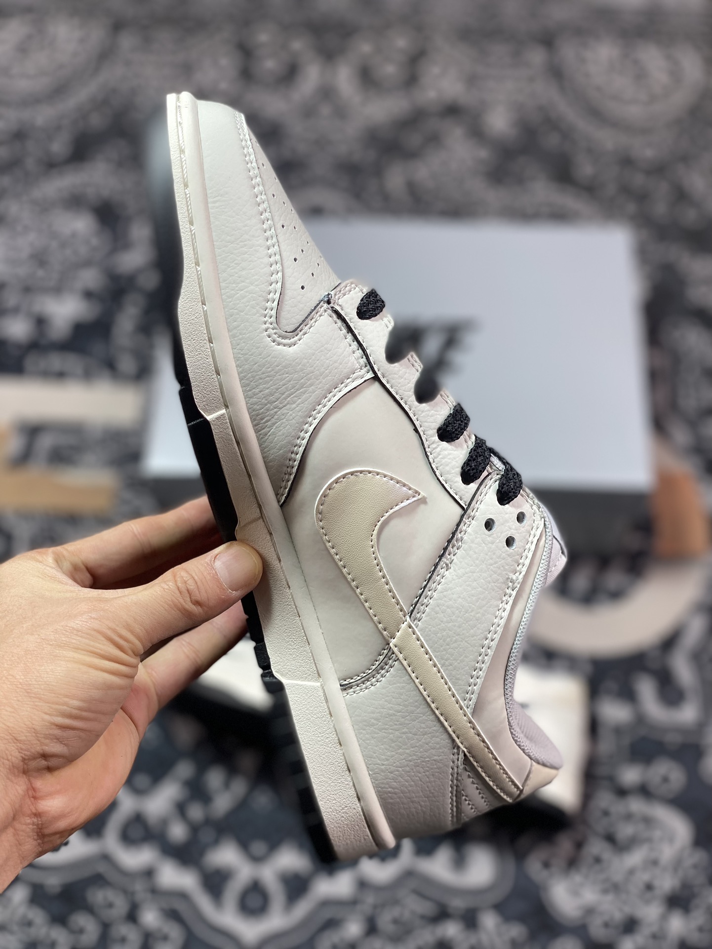 Nike By You SB Dunk Low Retro Dunk Series Low-top Sneakers ”Leather Beige Pearl Black Hook” KK0517-001