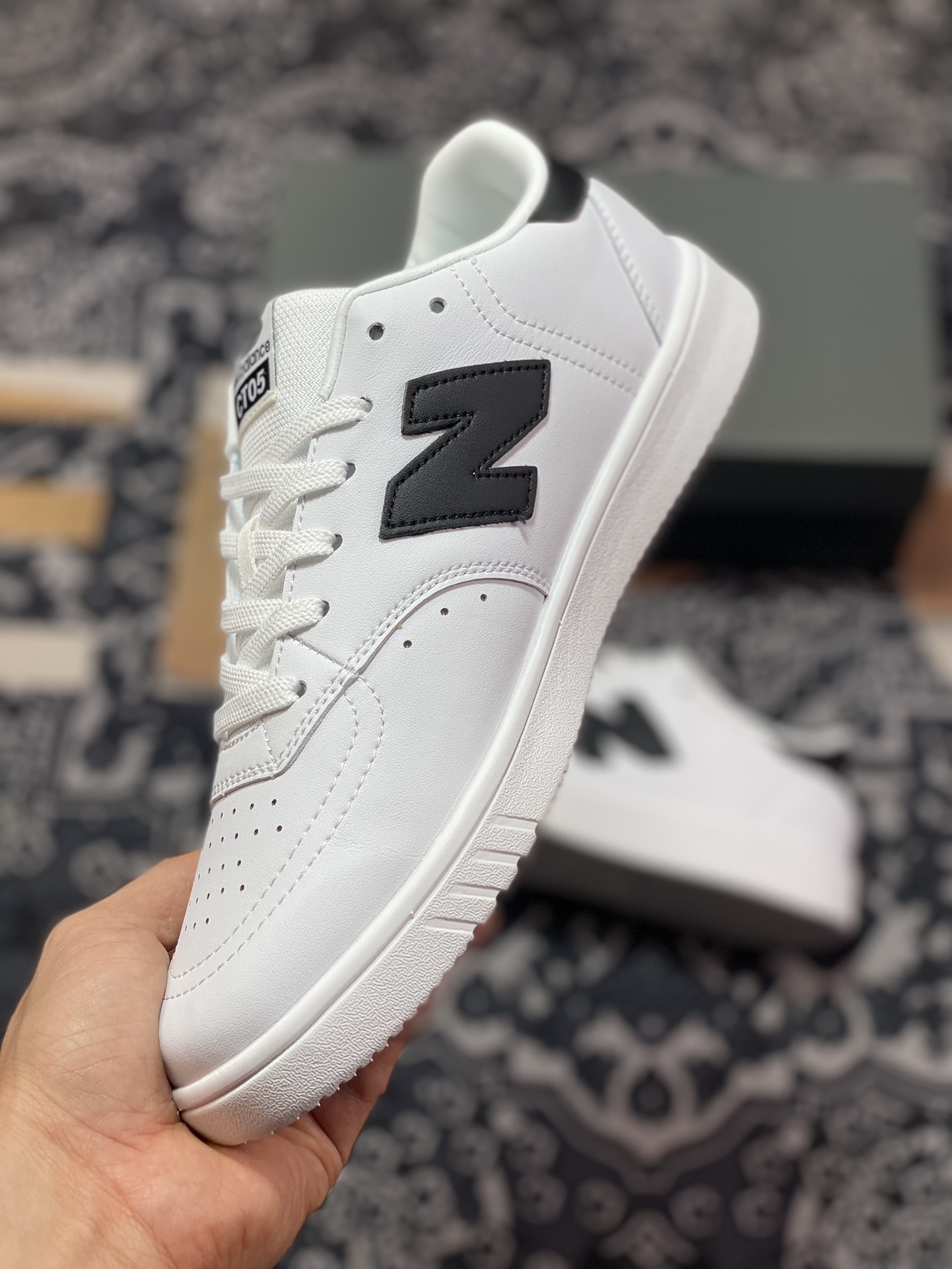 150 新百伦New Balance CT05系列低帮经典复古轻量休闲运动篮球板鞋“皮革白黑”CT05WB1