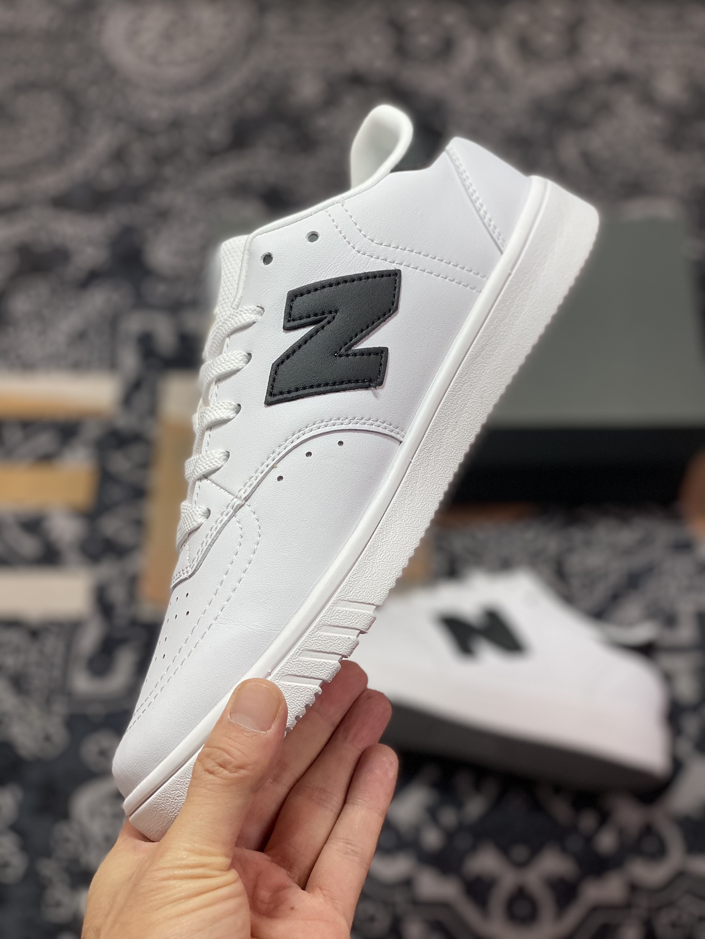 150 新百伦New Balance CT05系列低帮经典复古轻量休闲运动篮球板鞋“皮革白黑”CT05WB1