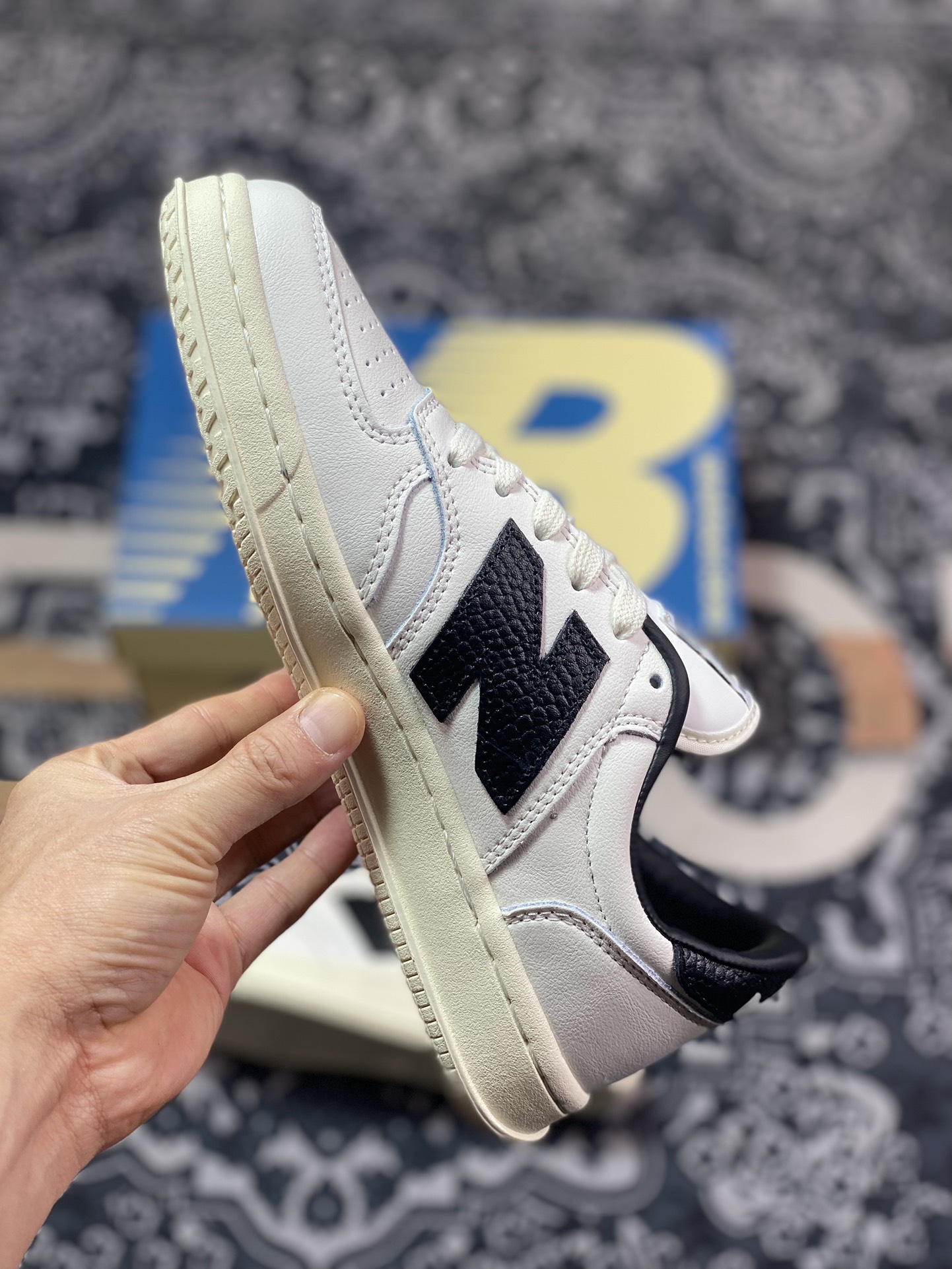 180 New Balance CT500 Tennis Oxfords系列经典复古低帮休闲运动网球板鞋“联名皮革米白黑”CT500AD1