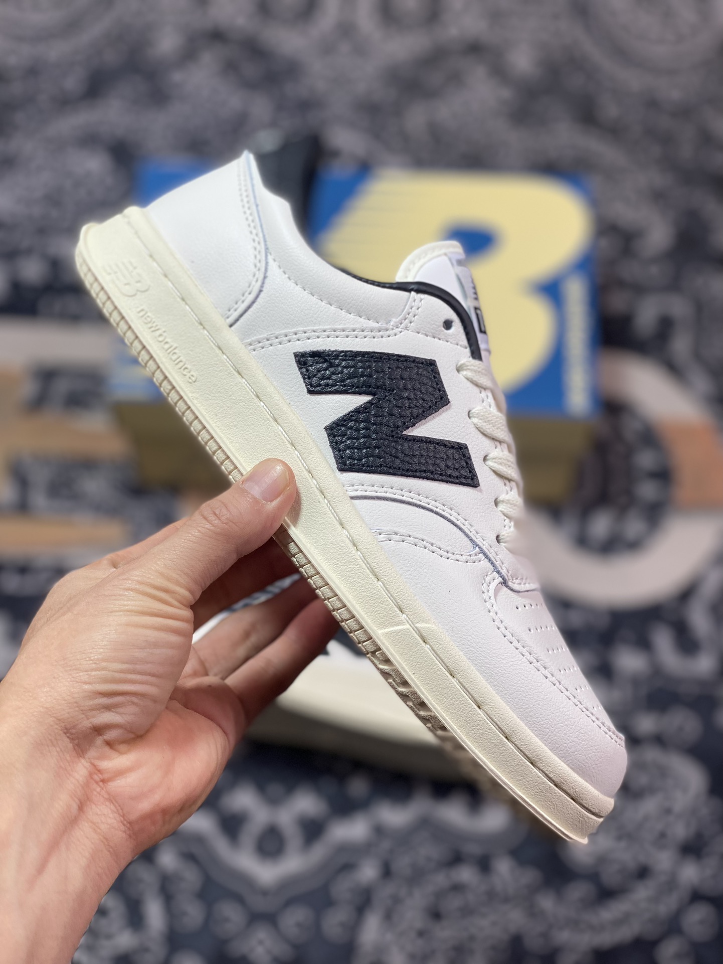 180 New Balance CT500 Tennis Oxfords系列经典复古低帮休闲运动网球板鞋“联名皮革米白黑”CT500AD1