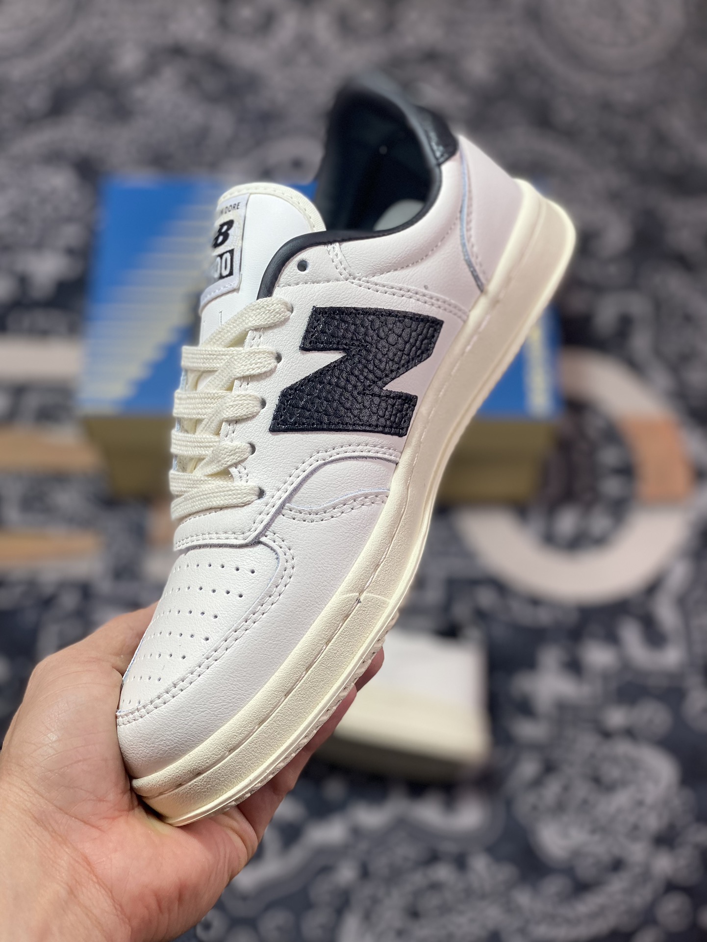 180 New Balance CT500 Tennis Oxfords系列经典复古低帮休闲运动网球板鞋“联名皮革米白黑”CT500AD1