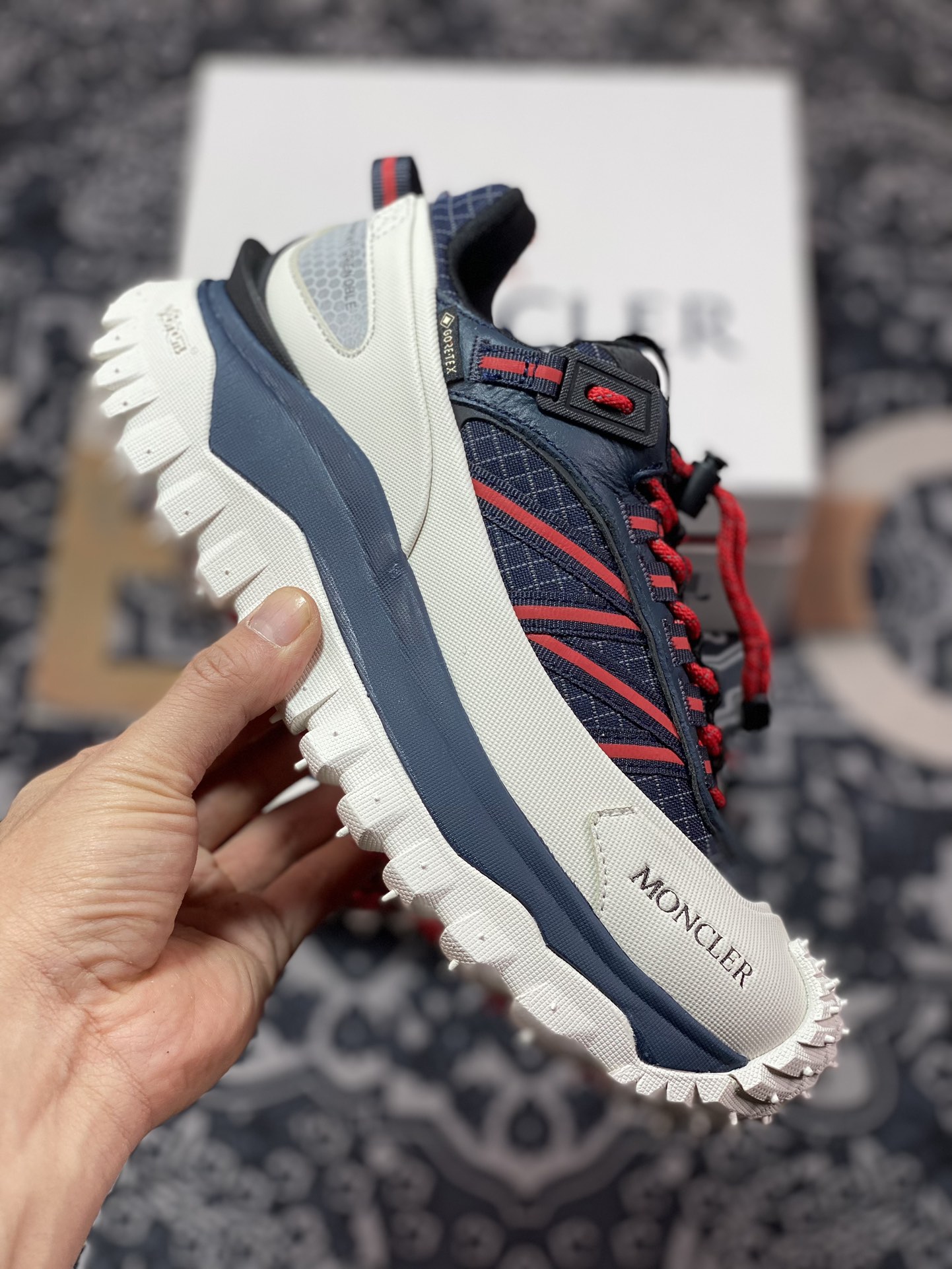 Moncler Trailgrip Gore-Tex Off-road Travel Series Low-top Thick-soled Lightweight Outdoor Mountaineering Sports Shoes ”Off-white Navy Red” MCI209A4M00230P07