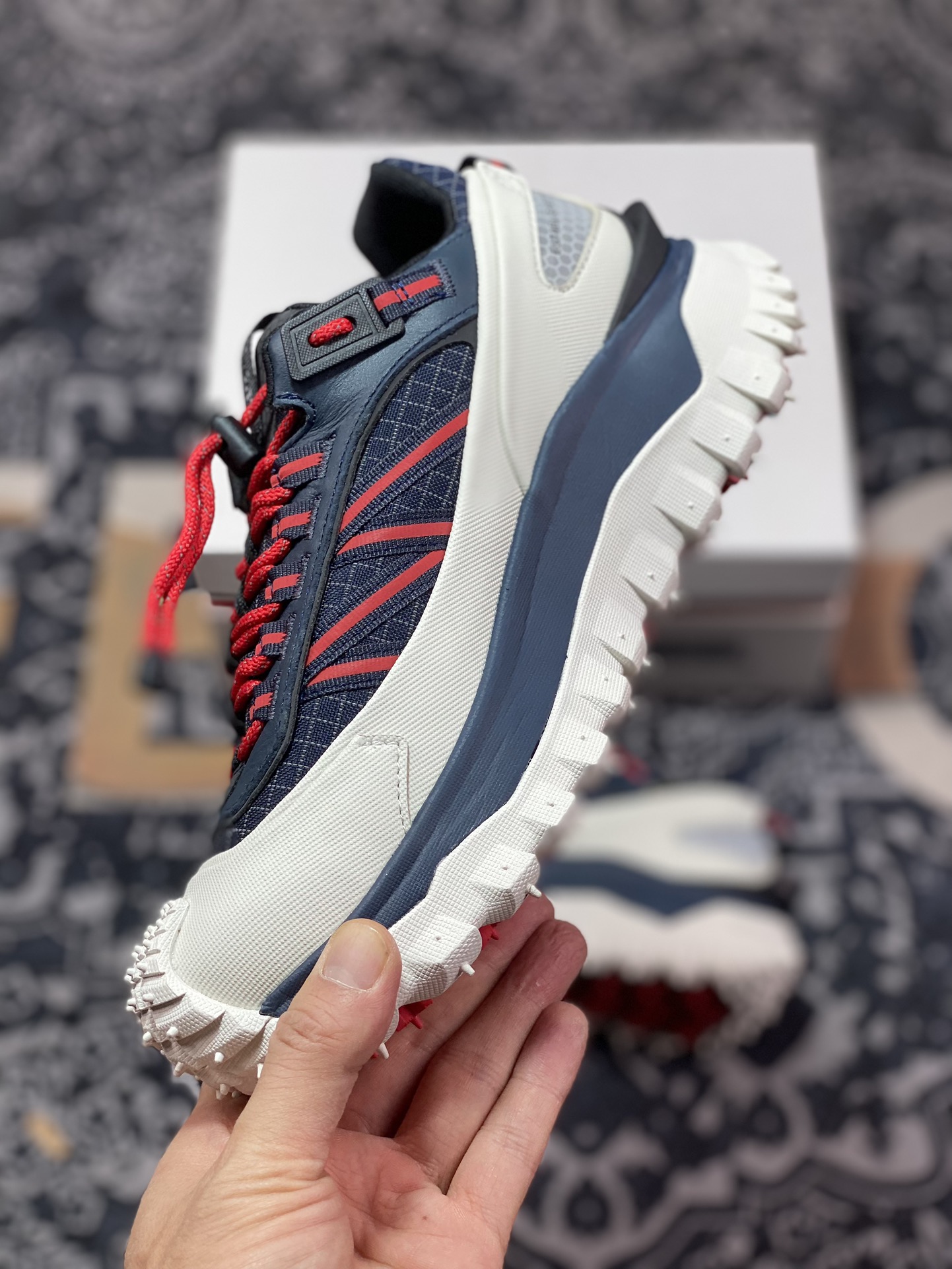 Moncler Trailgrip Gore-Tex Off-road Travel Series Low-top Thick-soled Lightweight Outdoor Mountaineering Sports Shoes ”Off-white Navy Red” MCI209A4M00230P07