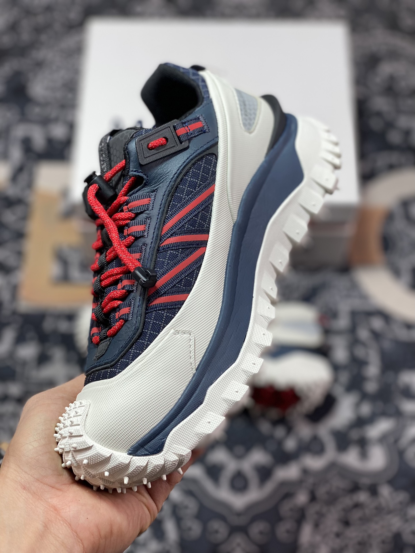 Moncler Trailgrip Gore-Tex Off-road Travel Series Low-top Thick-soled Lightweight Outdoor Mountaineering Sports Shoes ”Off-white Navy Red” MCI209A4M00230P07