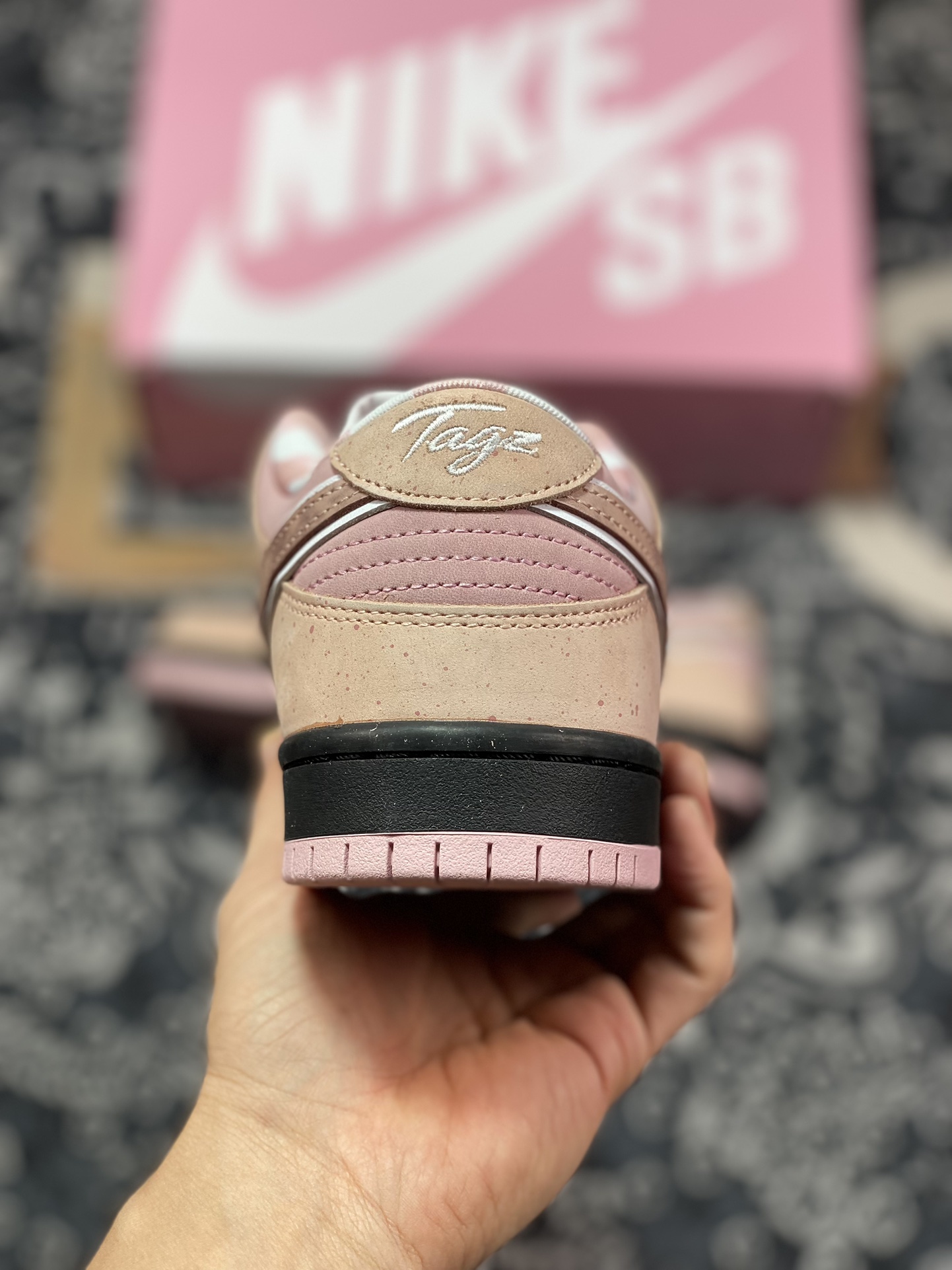 Concepts x Nike Dunk SB Low Pink Lobster BV1310-800