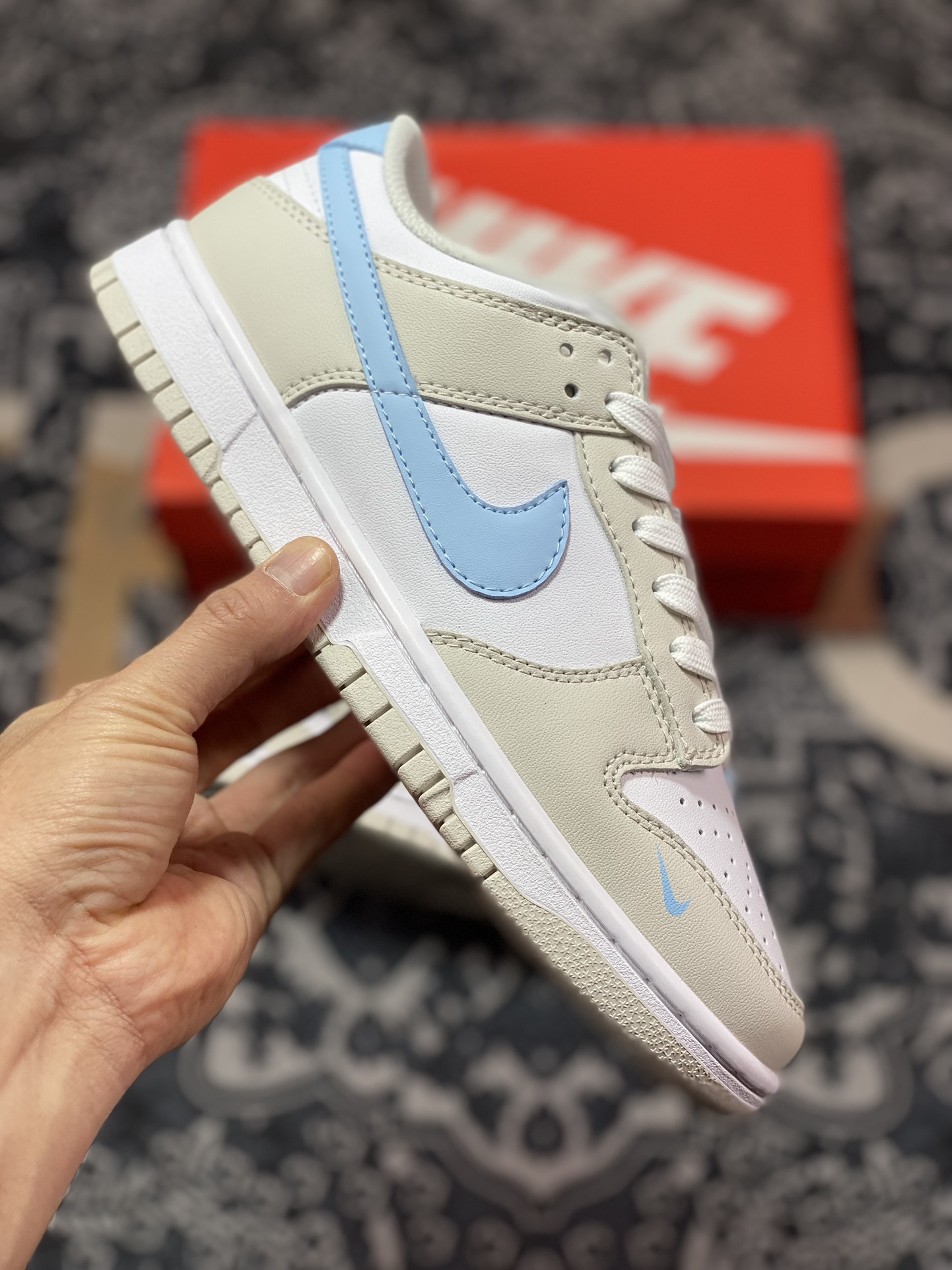 NIKE SB Dunk Low White Gray Blue Small Hook HF0023-100