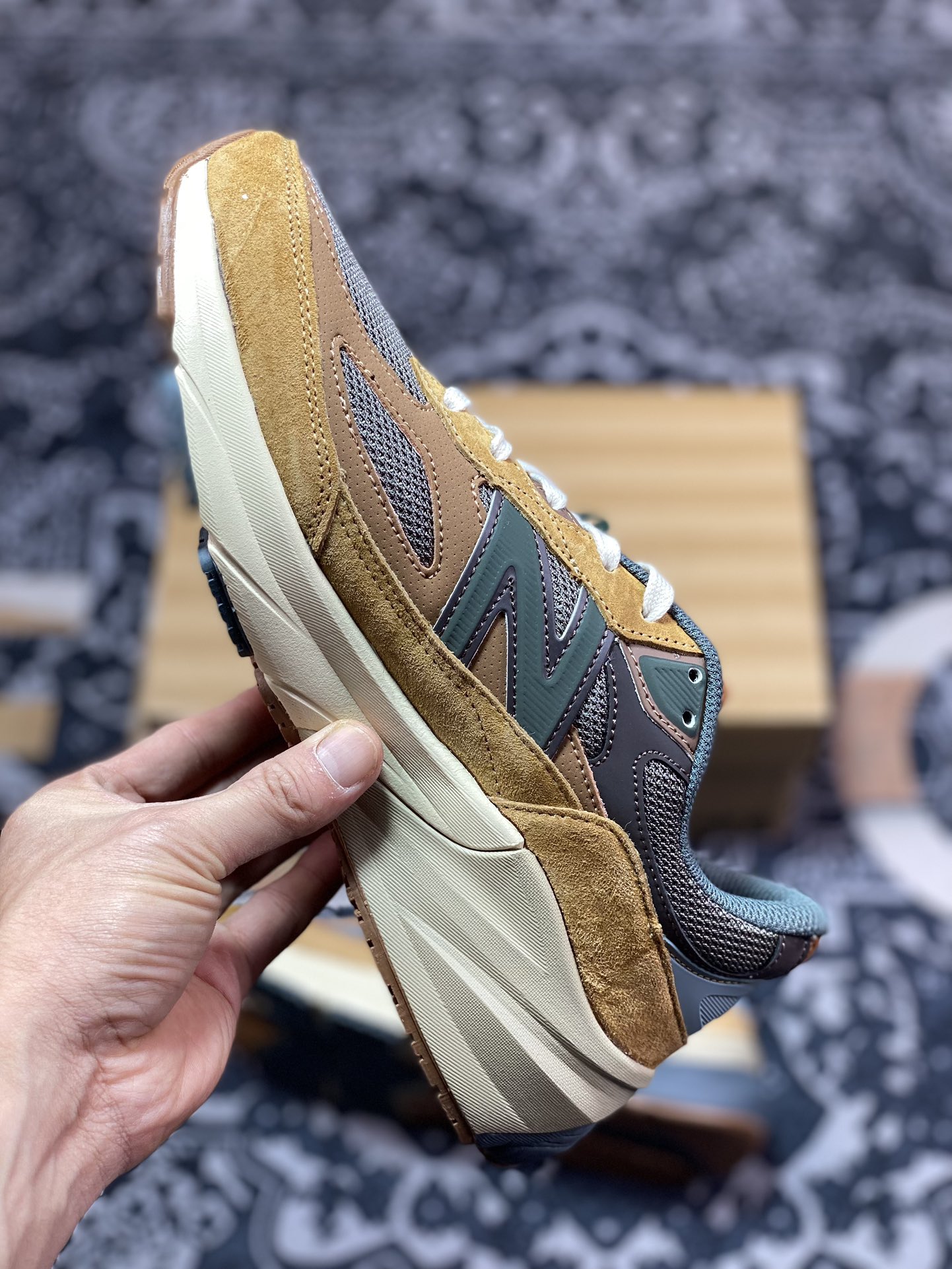 240 New Balance in USA M990V6六代系列美产血统经典复古百搭老爹风休闲运动跑步鞋“联名深棕灰”M990CH6