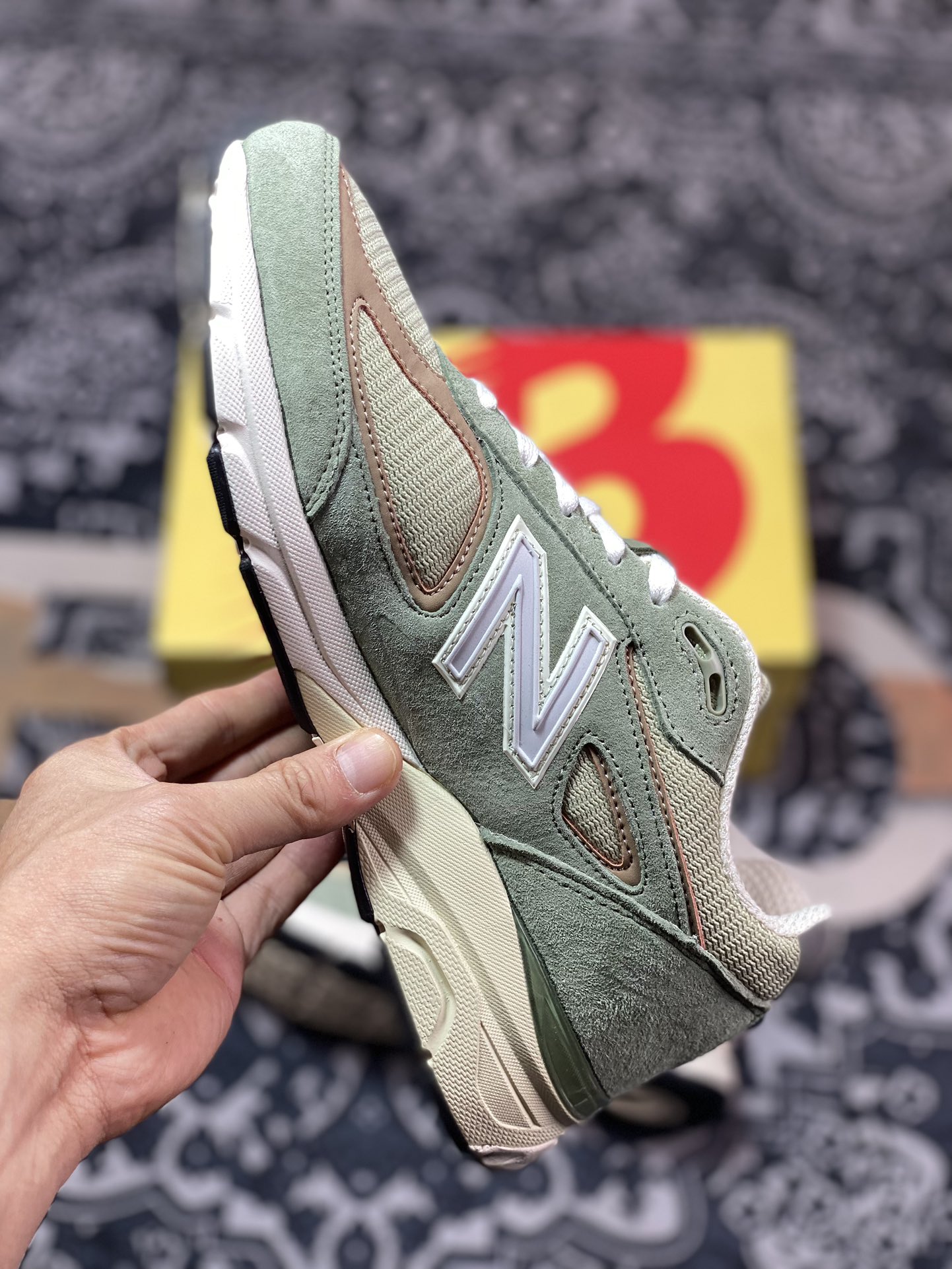 240 NB新百伦New Balance in USA M990V4”Olive Leaf”系列美产血统经典跑步鞋橄榄绿米棕”U990GT4