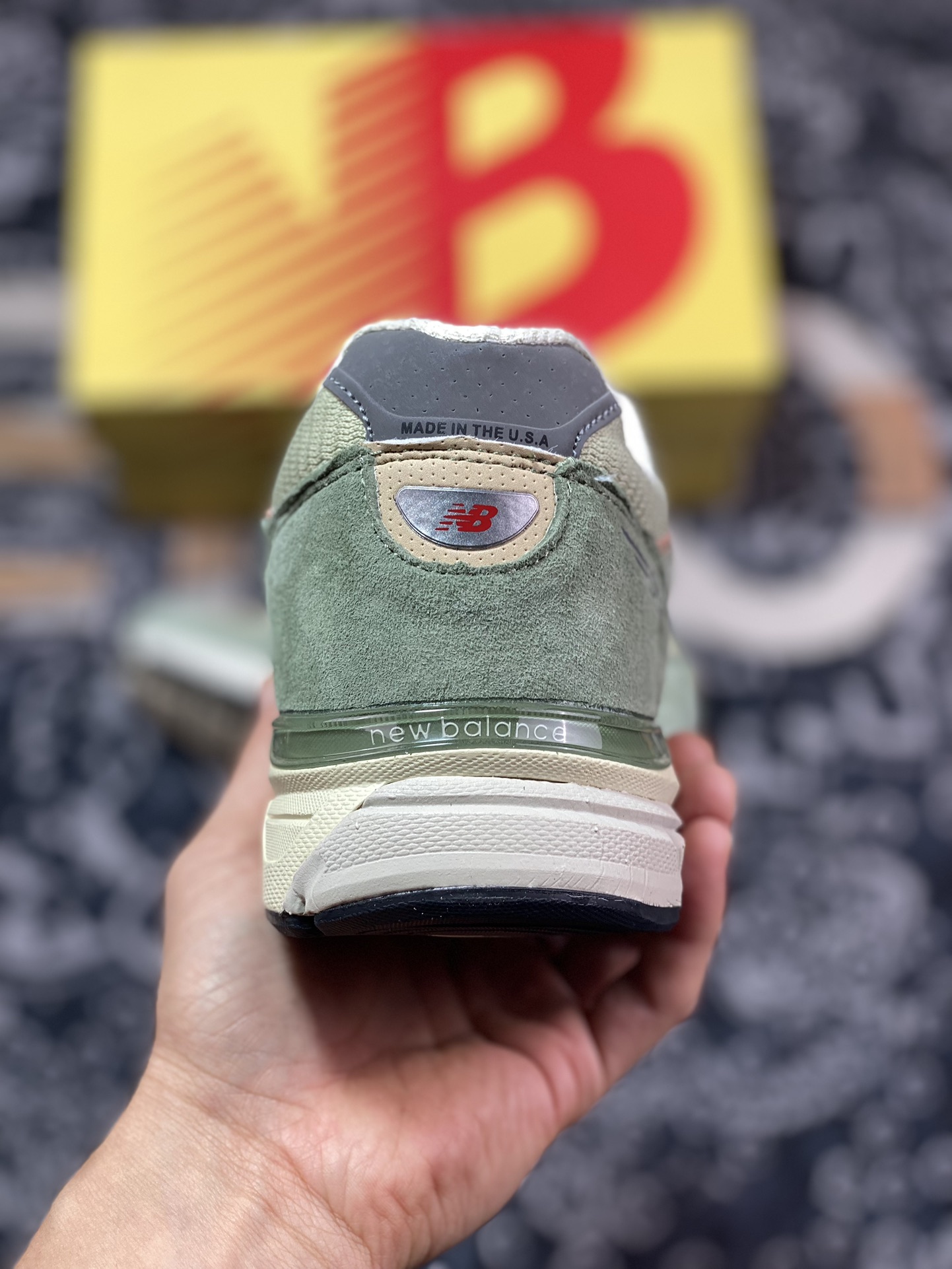 240 NB新百伦New Balance in USA M990V4”Olive Leaf”系列美产血统经典跑步鞋橄榄绿米棕”U990GT4