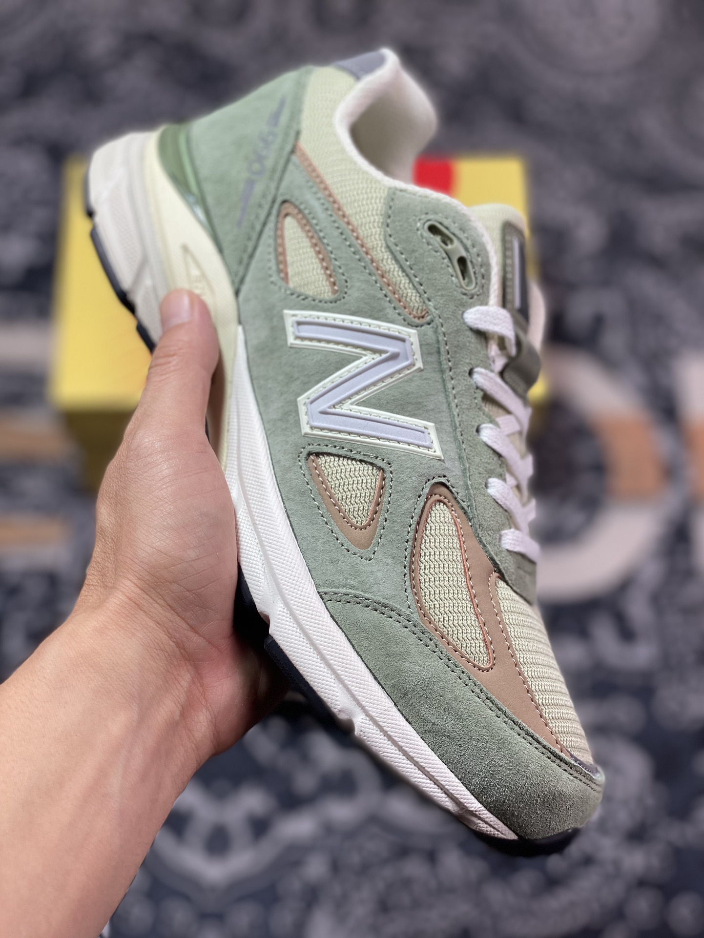 240 NB新百伦New Balance in USA M990V4”Olive Leaf”系列美产血统经典跑步鞋橄榄绿米棕”U990GT4