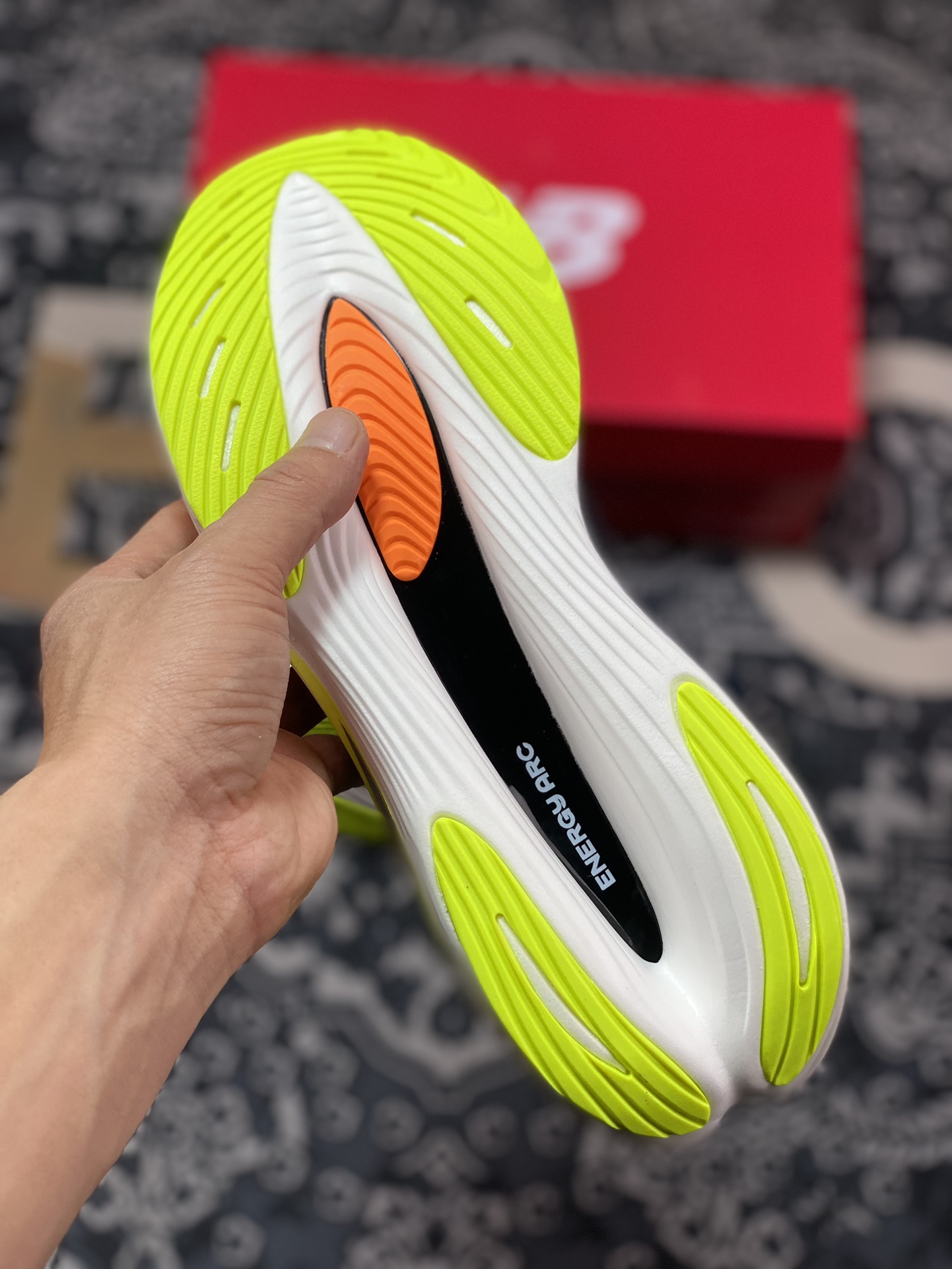 220 新百伦New Balance FuelCell SC Elite V3”TCS NYC Marathon 2023”燃料舱慢跑鞋“网纱纽约淡蓝荧光绿藏蓝”MRCELNM3