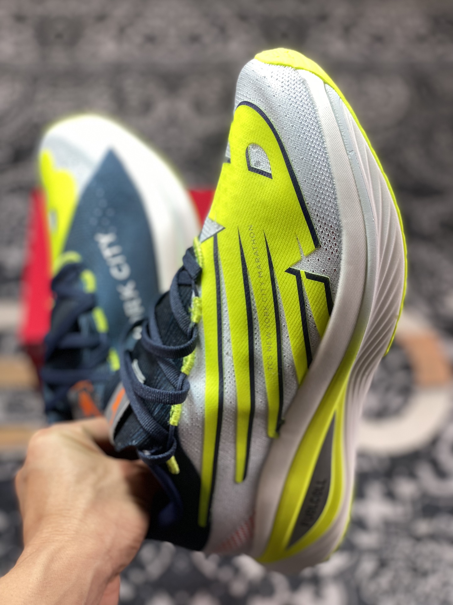 220 新百伦New Balance FuelCell SC Elite V3”TCS NYC Marathon 2023”燃料舱慢跑鞋“网纱纽约淡蓝荧光绿藏蓝”MRCELNM3