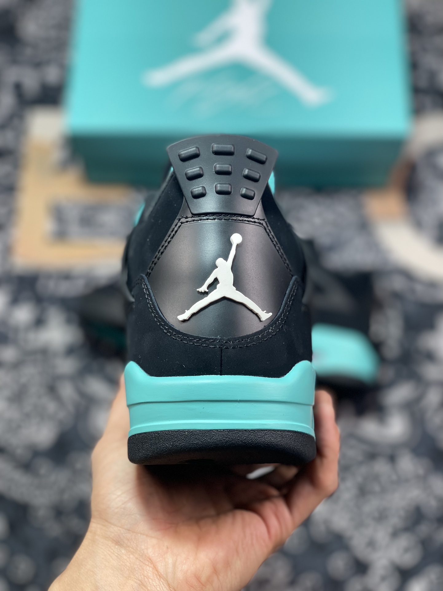 Original Air Jordan 4 co-branded Tiffany DH6927-001