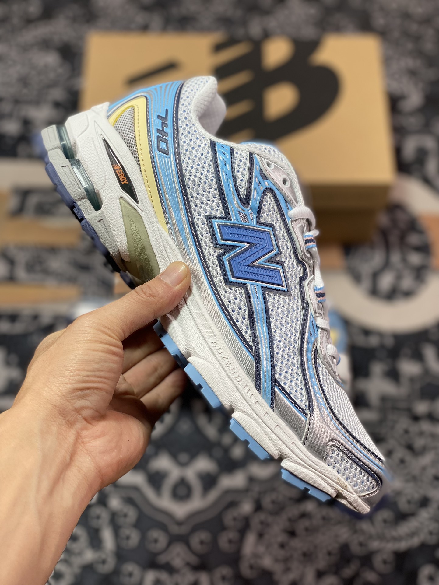 New Balance MR740 series low-top retro dad style casual sports jogging shoes ”Silver Light Blue” MR740BS