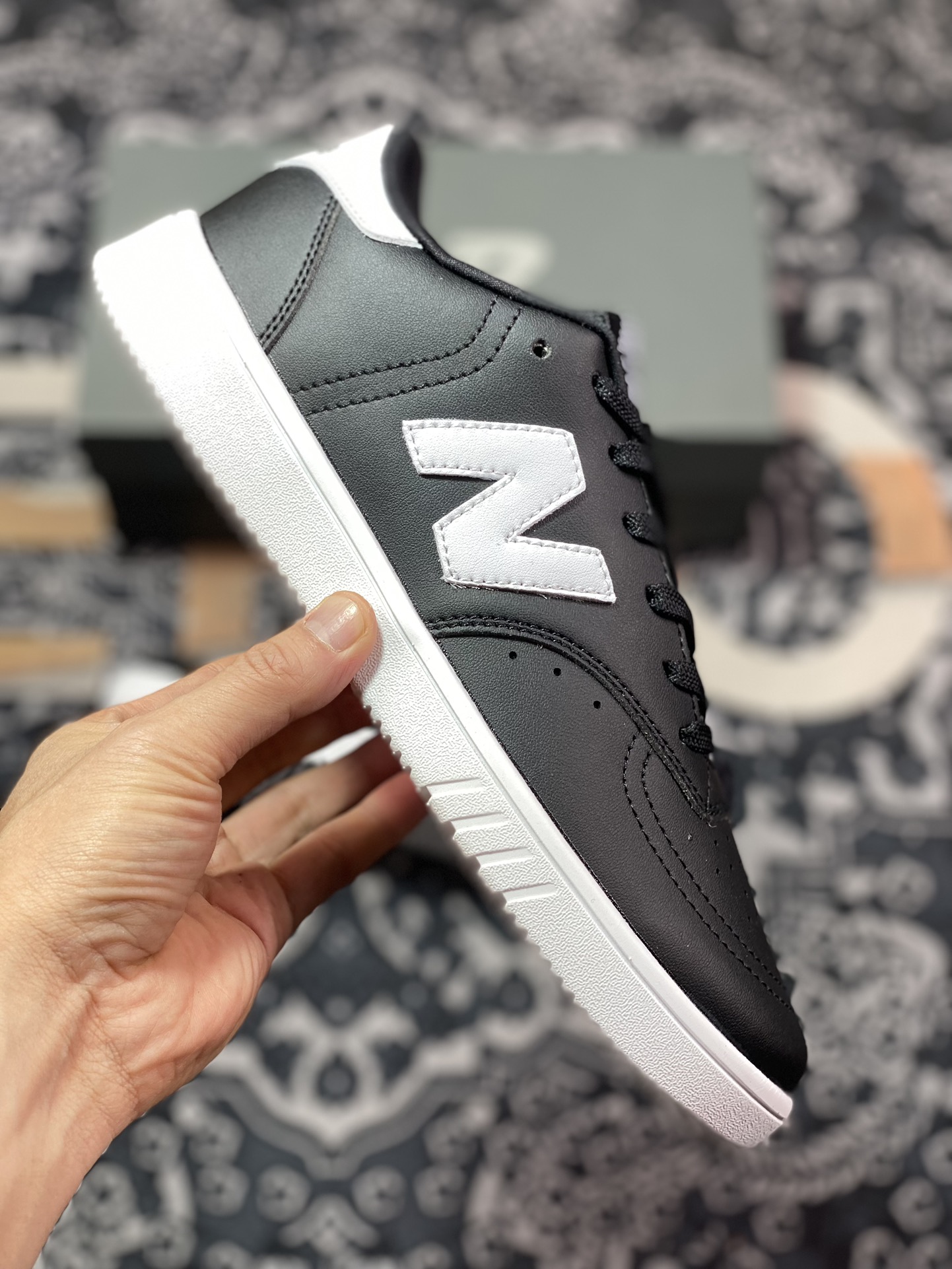 150 NB新百伦New Balance CT05系列低帮篮球板鞋“皮革黑白”CT05WG1