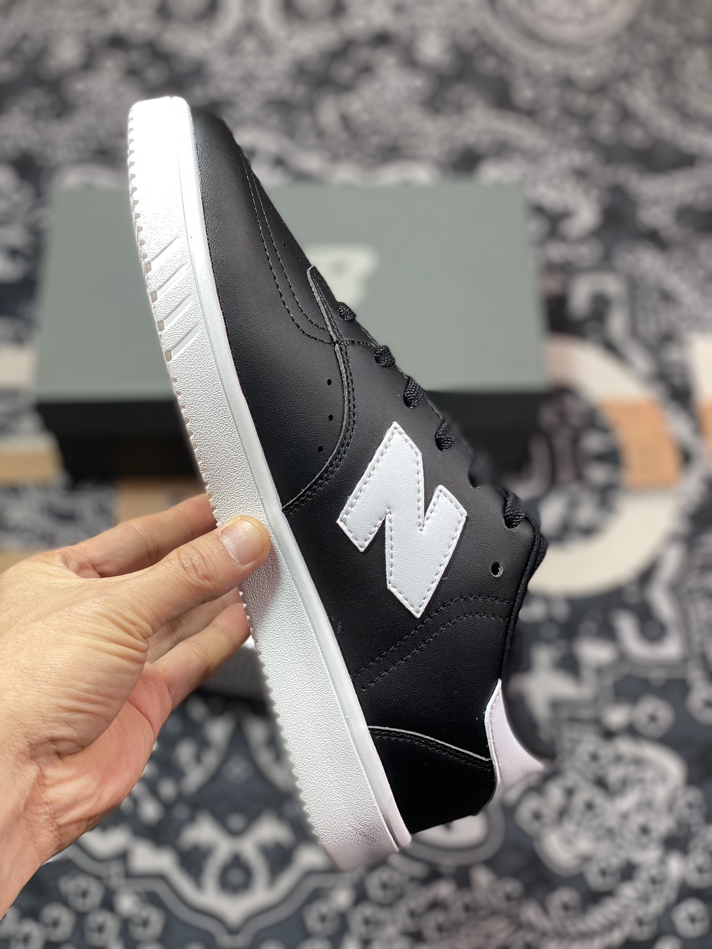 150 NB新百伦New Balance CT05系列低帮篮球板鞋“皮革黑白”CT05WG1