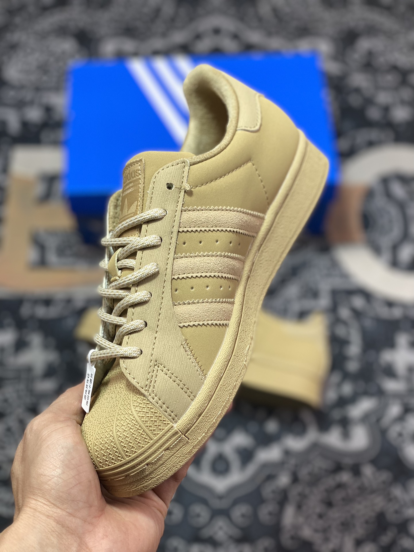 Adidas Originals Campus 00s IF3921 is available exclusively on the platform