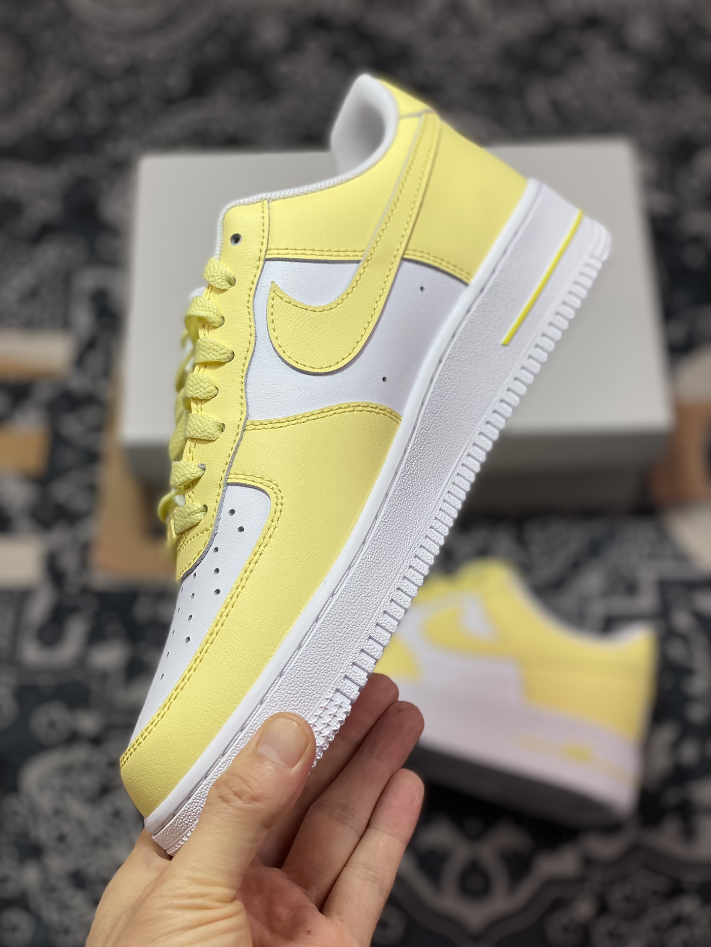 Nike Air Force 1'07 Low ”Lemon” Air Force One low-top classic versatile casual sports sneakers ”Colorblock Lemon Light Yellow and White” HF0119-700