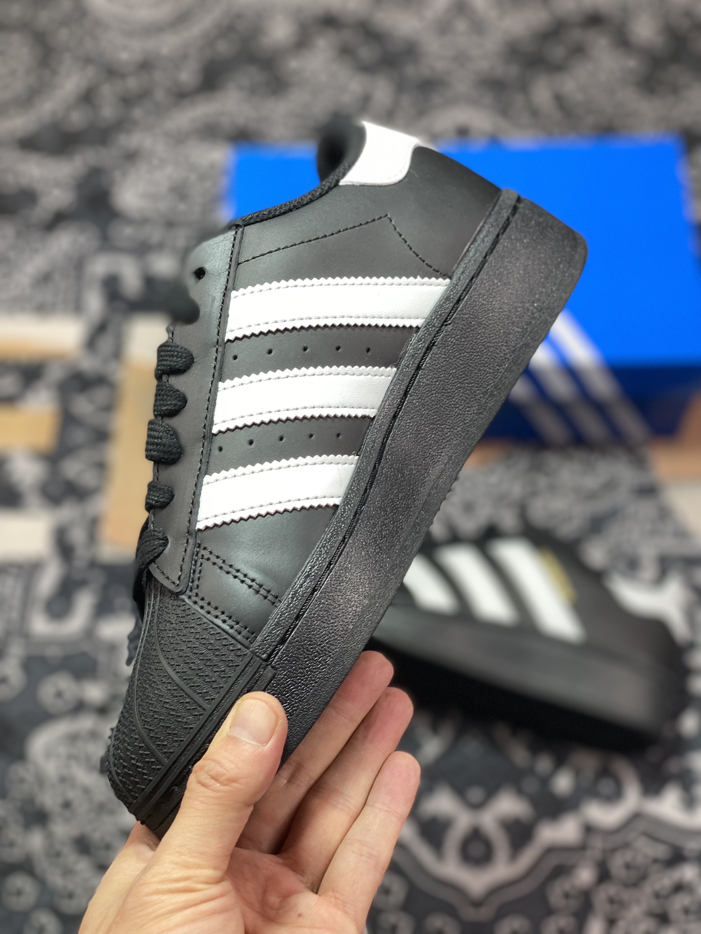 Platform exclusive Adidas Originals Campus 00s IG9777