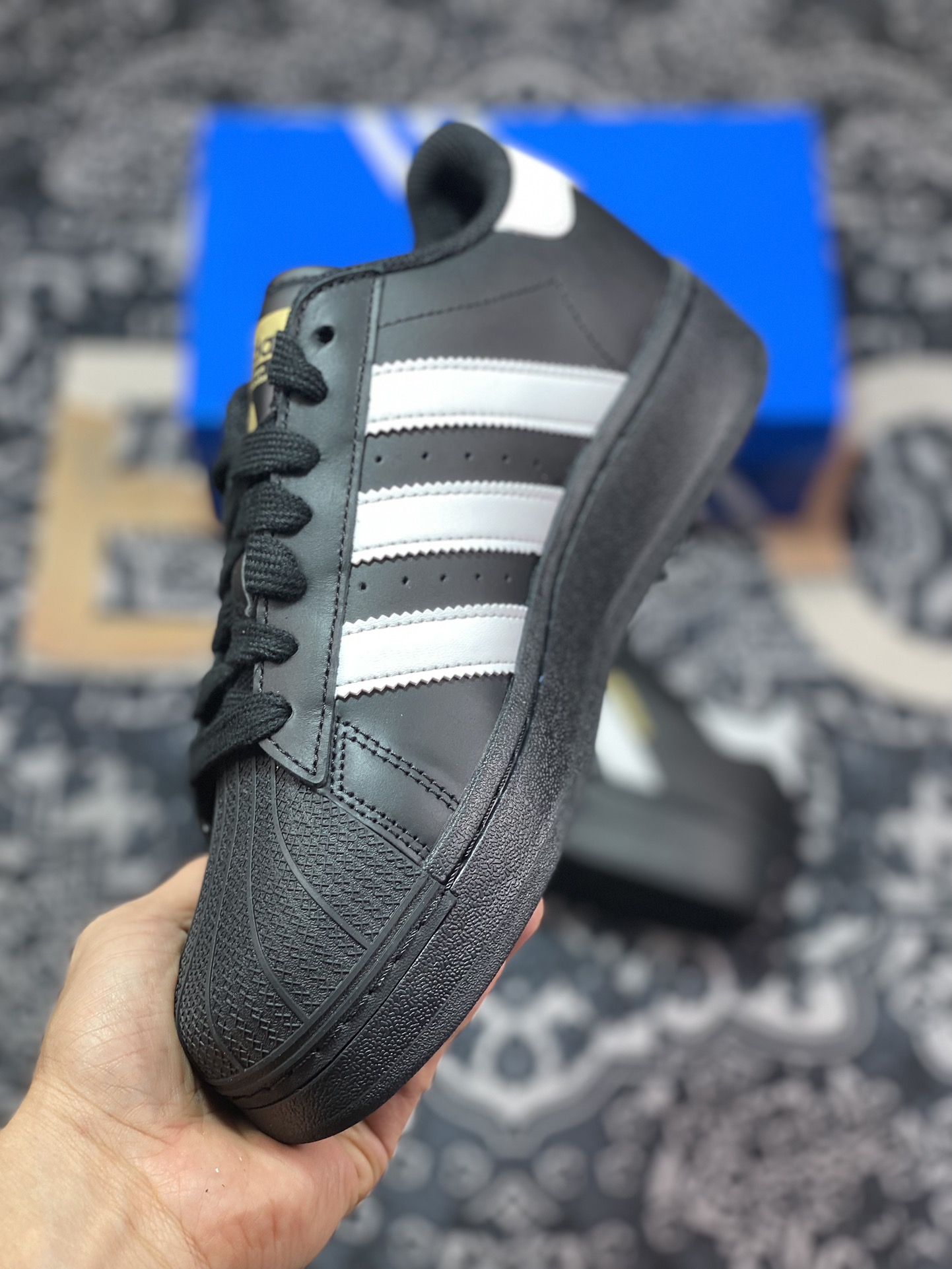 Platform exclusive Adidas Originals Campus 00s IG9777