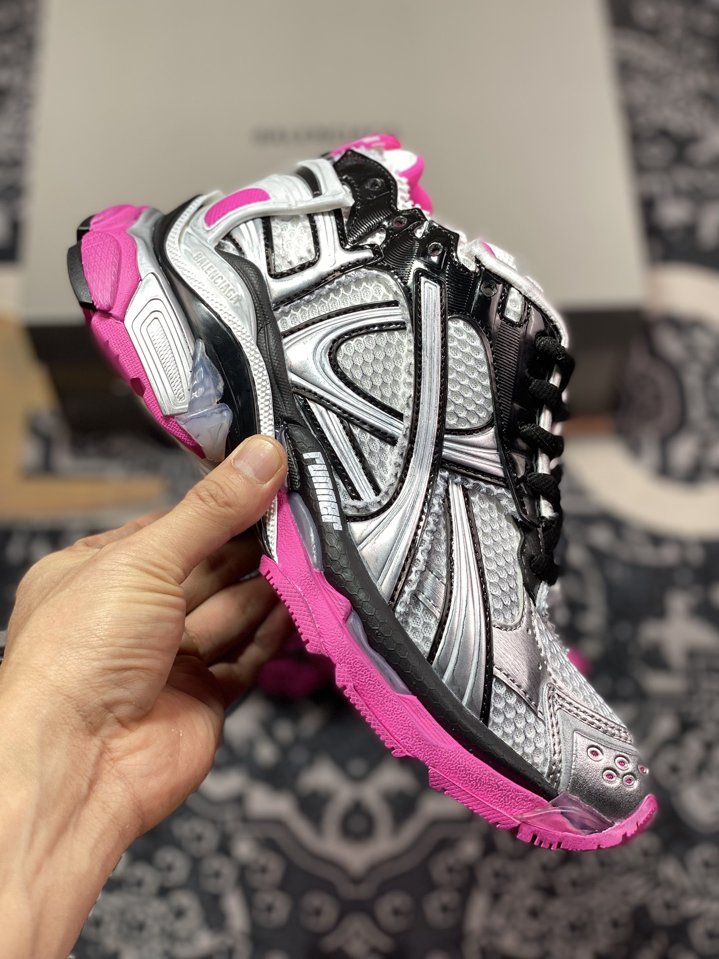 BALENCIAGA Runner Sneaker”Silver/Black/Pink”2.0 jogging running shoes ”2.0 deconstruction destruction metal silver white black pink” 772767 W3RBW 9155