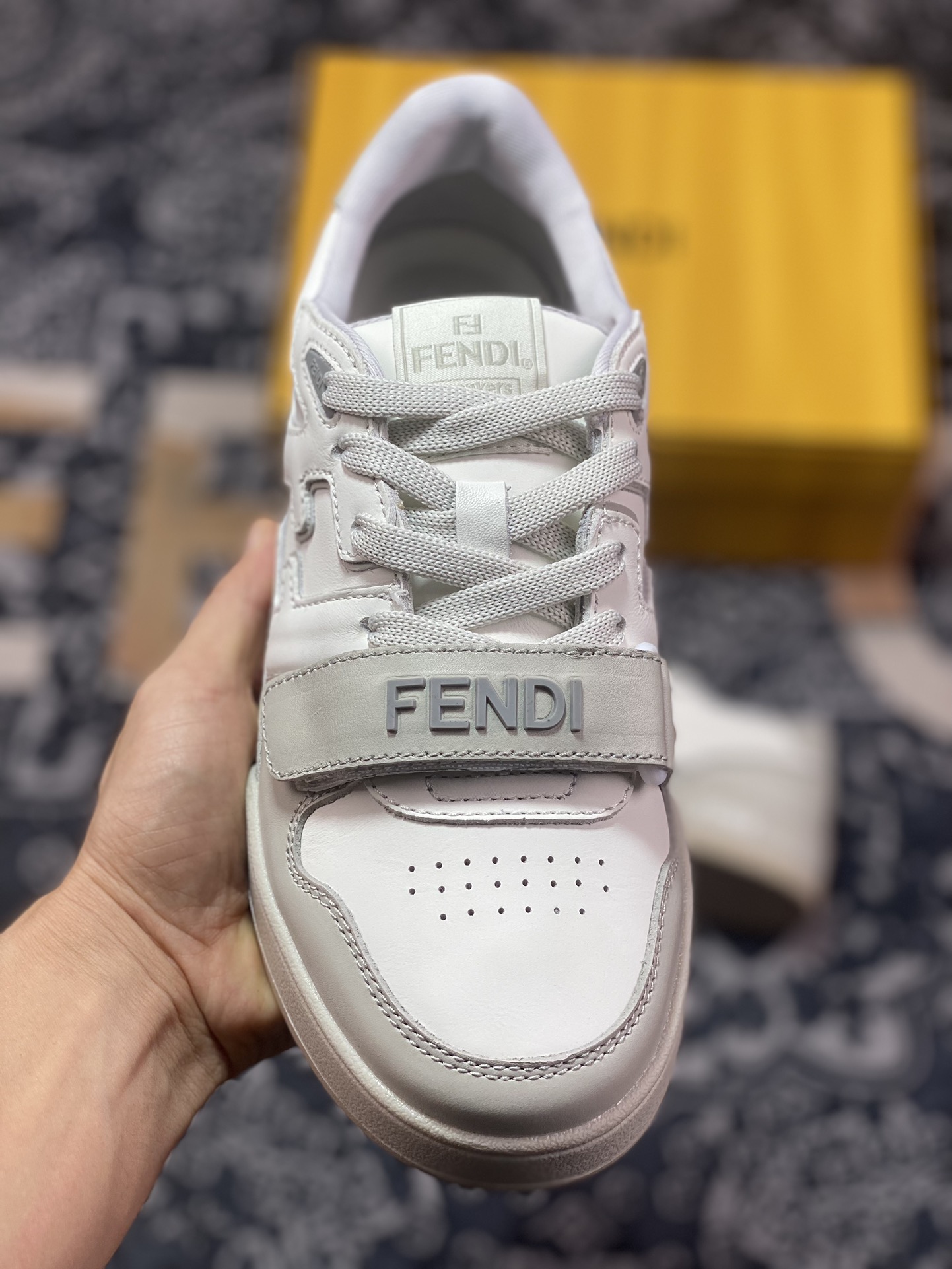 450 优芬迪Fendi Match Sneaker Low Velcro竞赛系列魔术贴低帮板鞋“魔术贴白浅灰”8E8453AOMNF1ME8