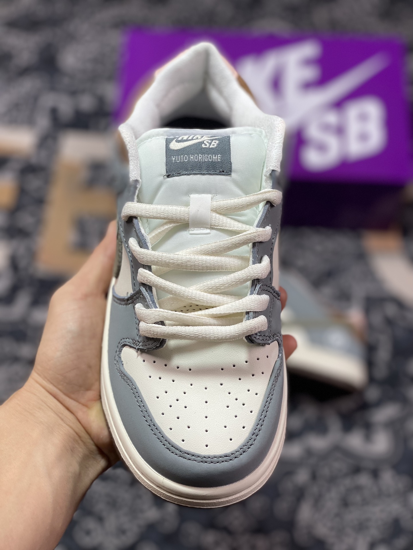 200 Nike  SB Dunk Low 联名飞羽灰白 低帮休闲运动板鞋  FQ1180-001