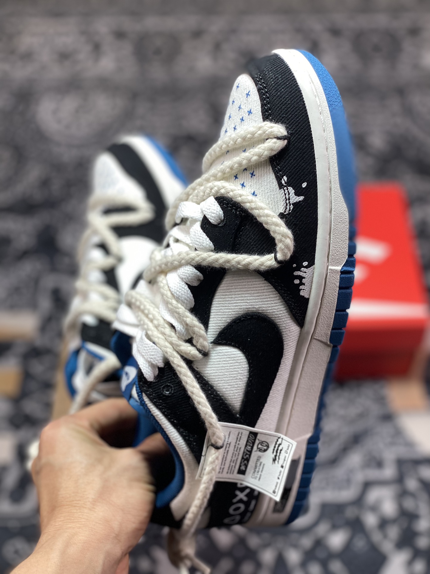 NIKE SB Dunk Low Veteran Player White and Blue DV0834-101