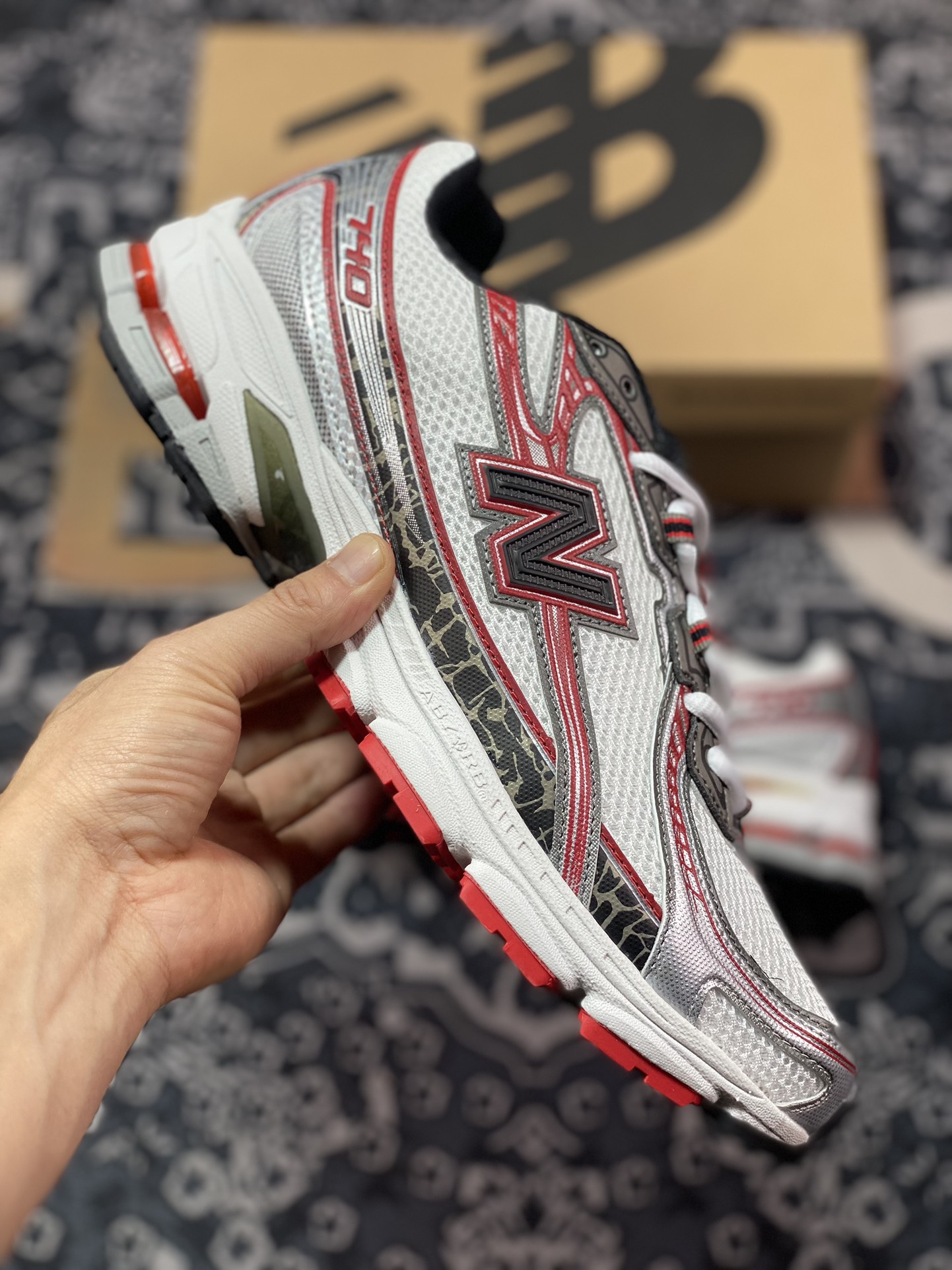 NBNew Balance MR740 series low-top retro dad style casual sports jogging shoes ”white, black, gray and red” MR740SR