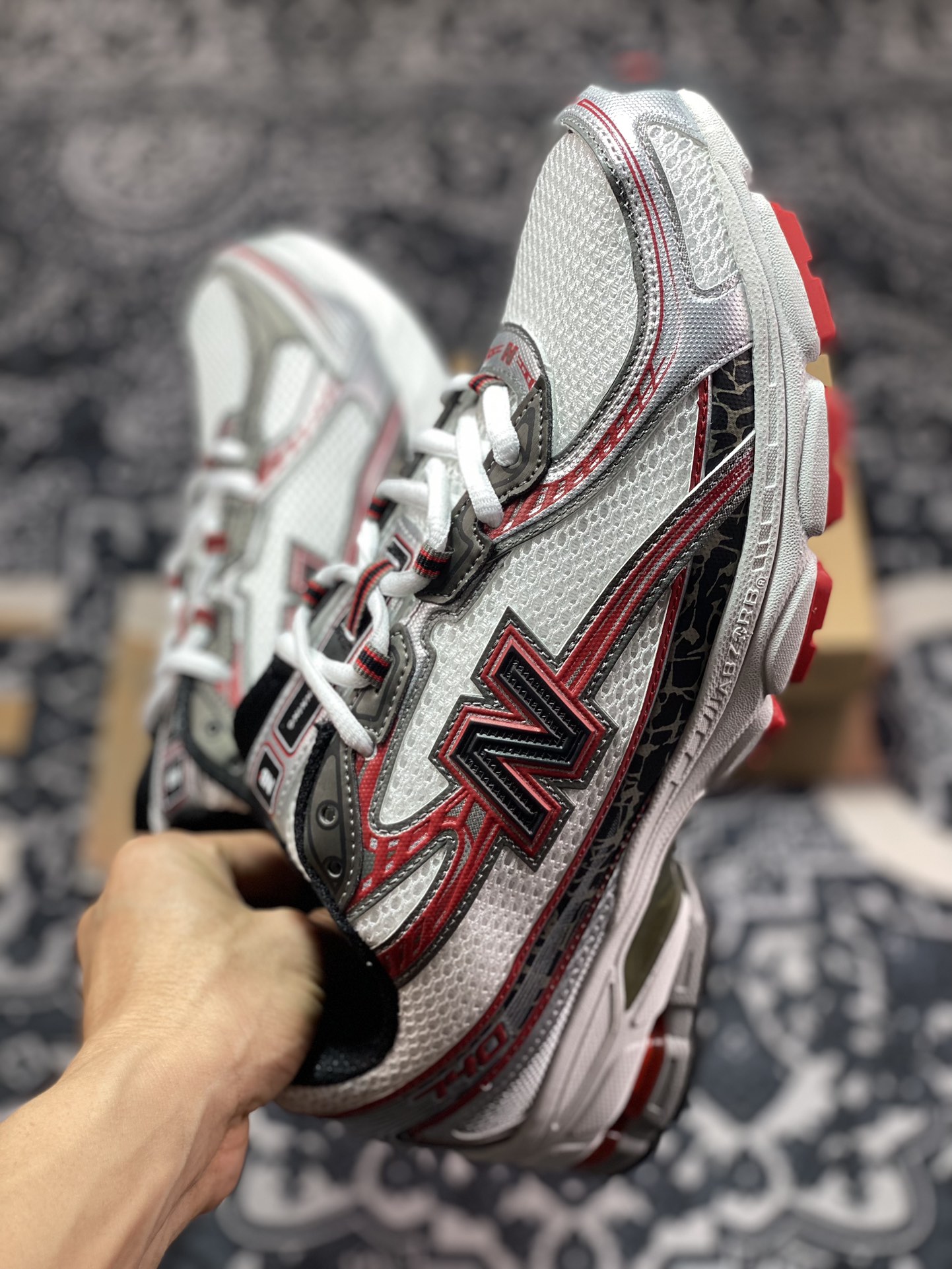 NBNew Balance MR740 series low-top retro dad style casual sports jogging shoes ”white, black, gray and red” MR740SR