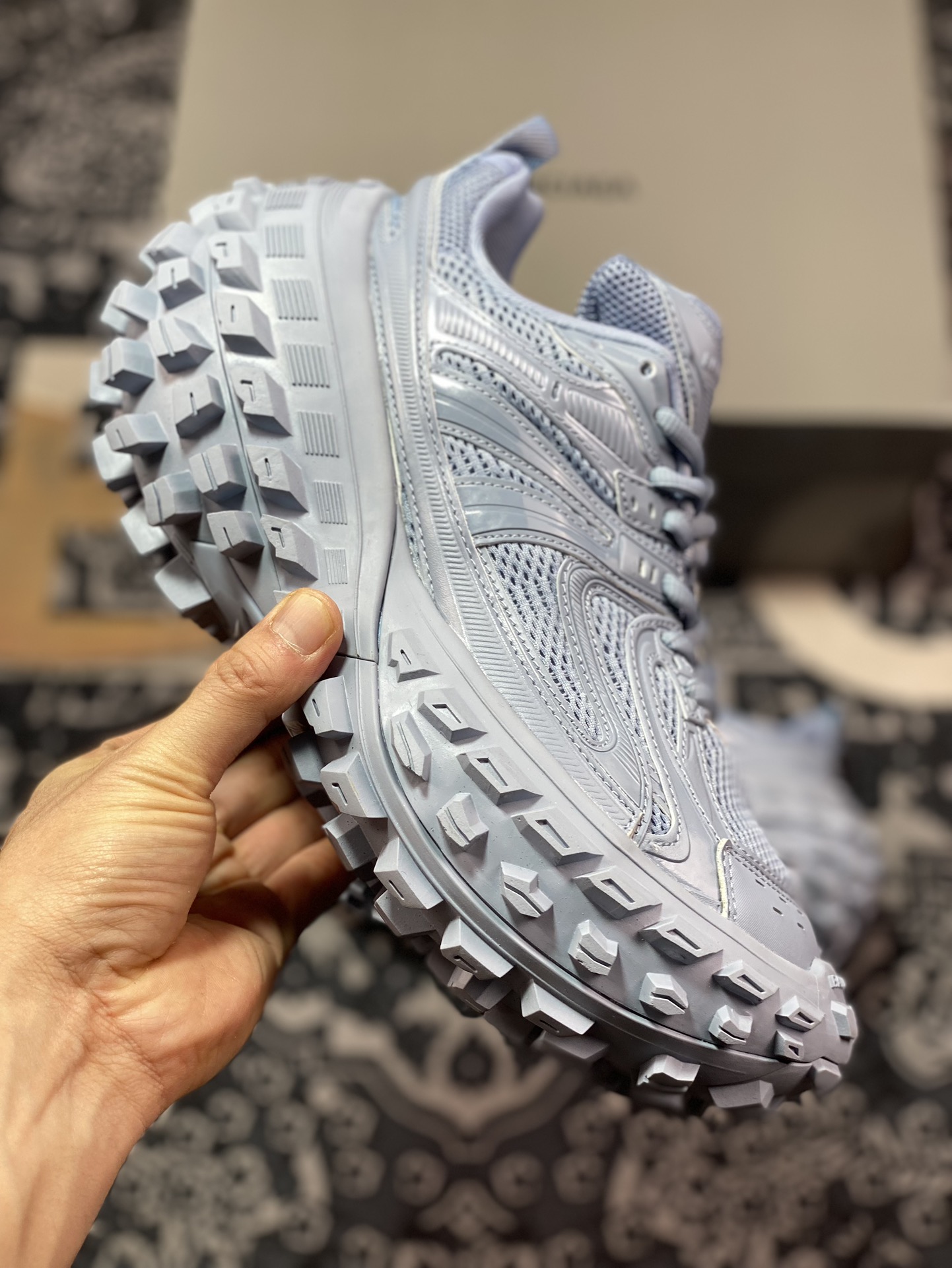 BALENCIAGA Defender Rubber Platform Sneakers Defender series low-top jogging shoes ”haze light blue” 685611 W2RAM 0615